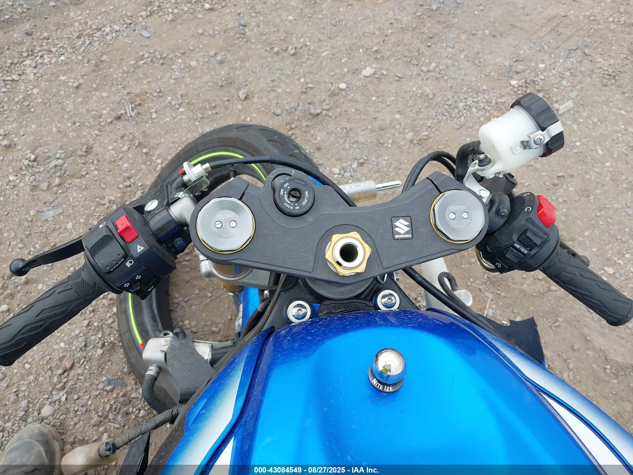 SUZUKI GSX-R750 image 7