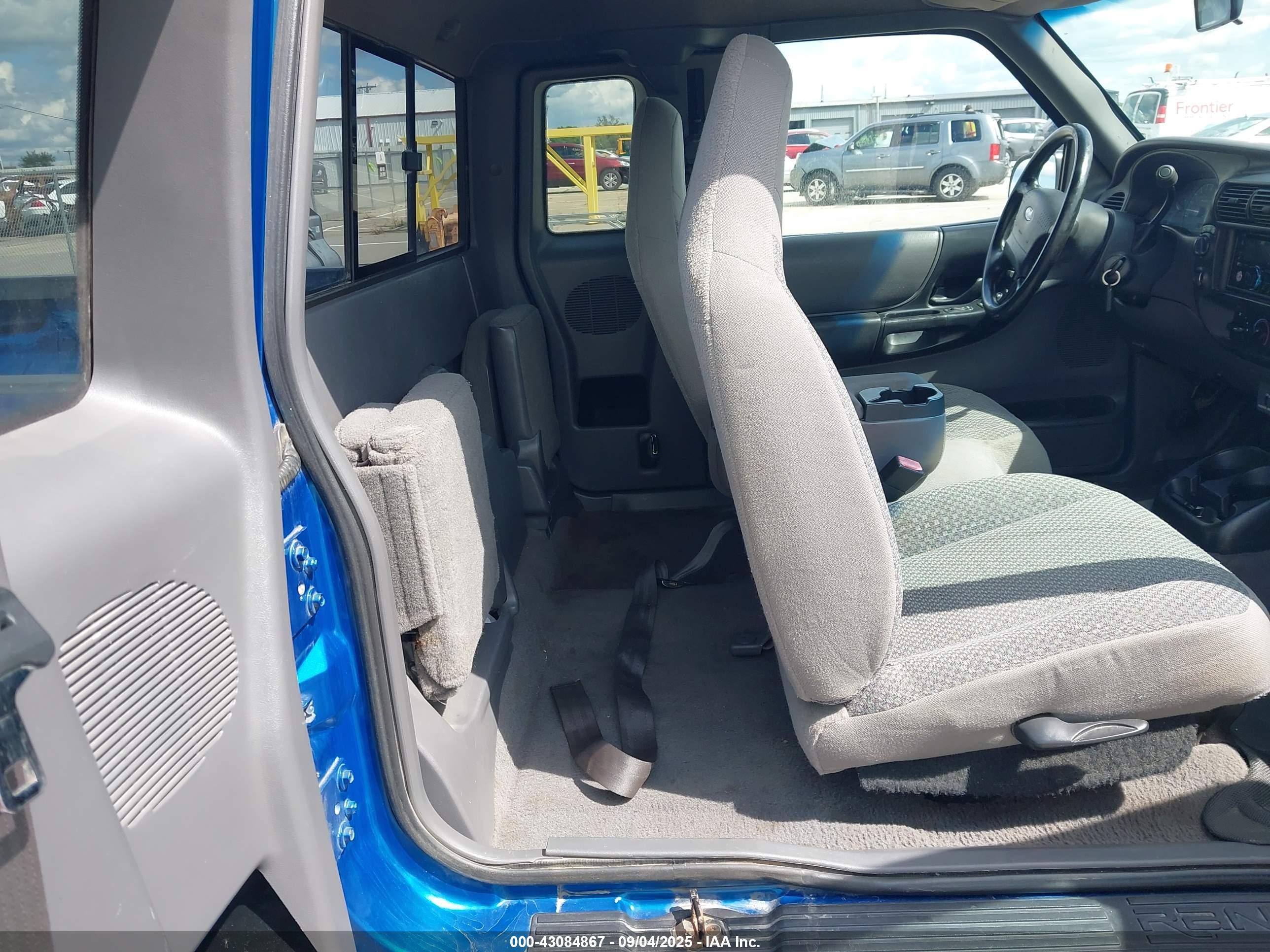 FORD RANGER image 8
