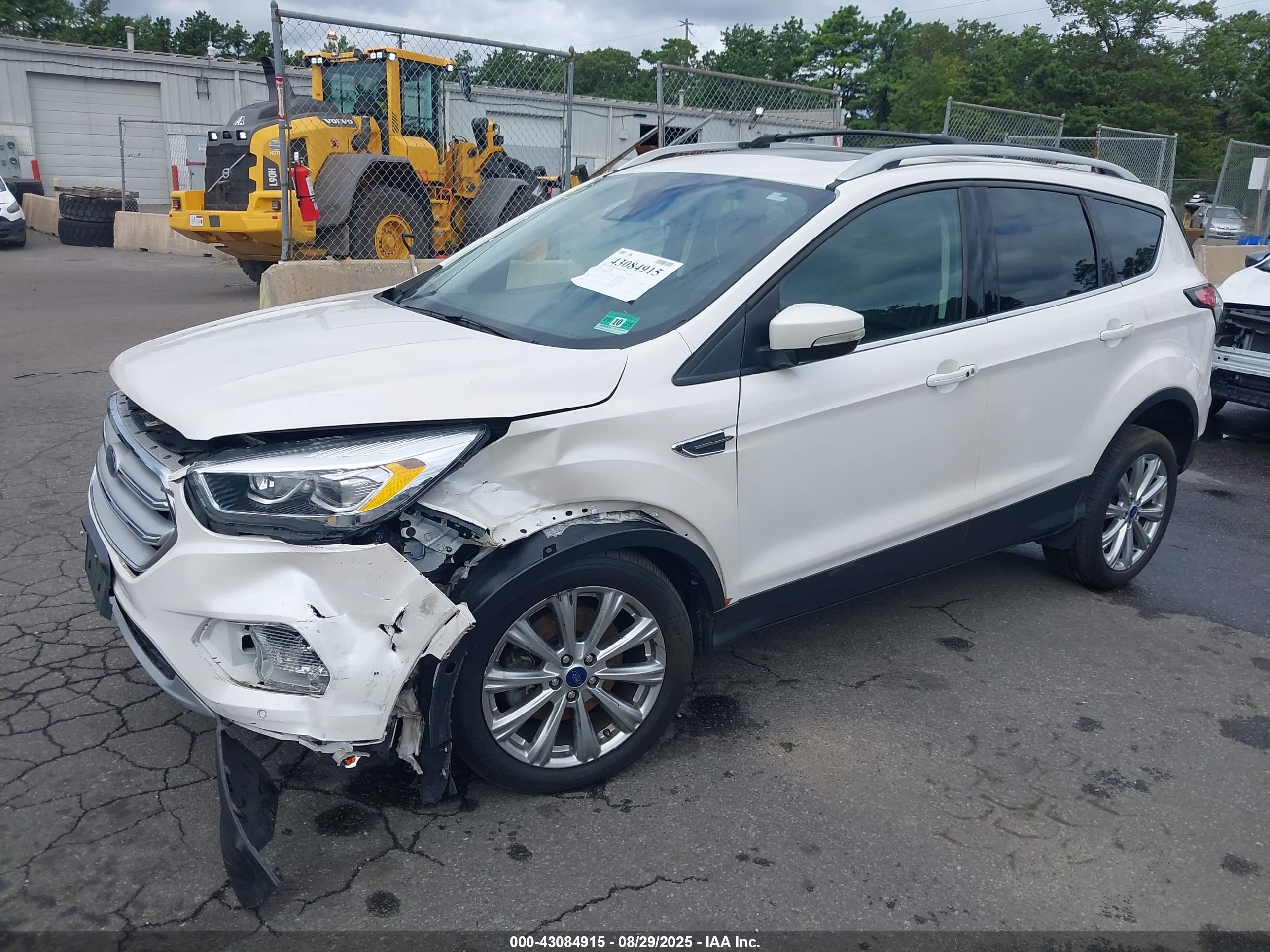 FORD ESCAPE image 2