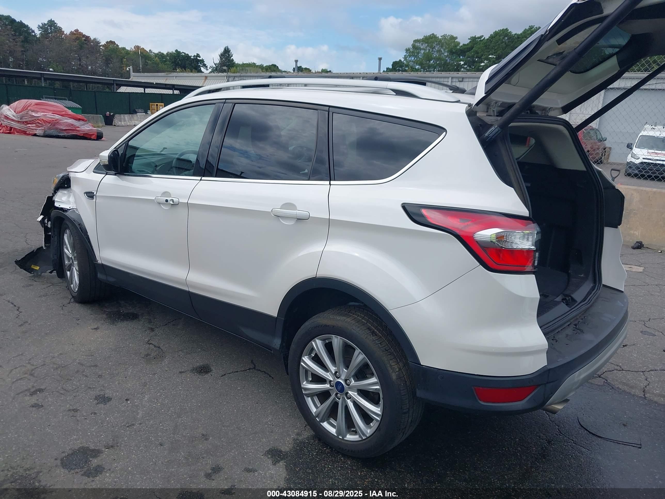 FORD ESCAPE image 3