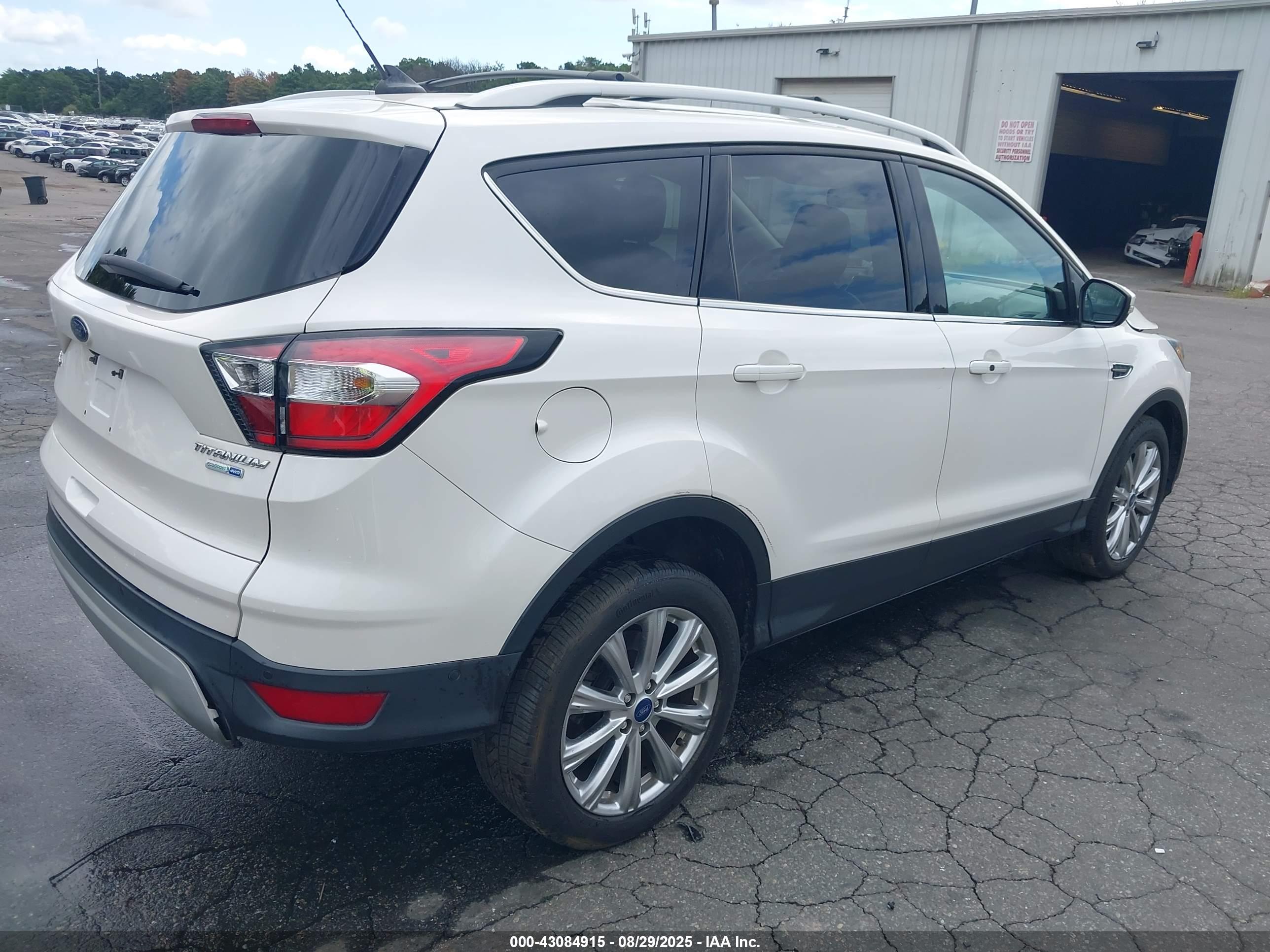 FORD ESCAPE image 4