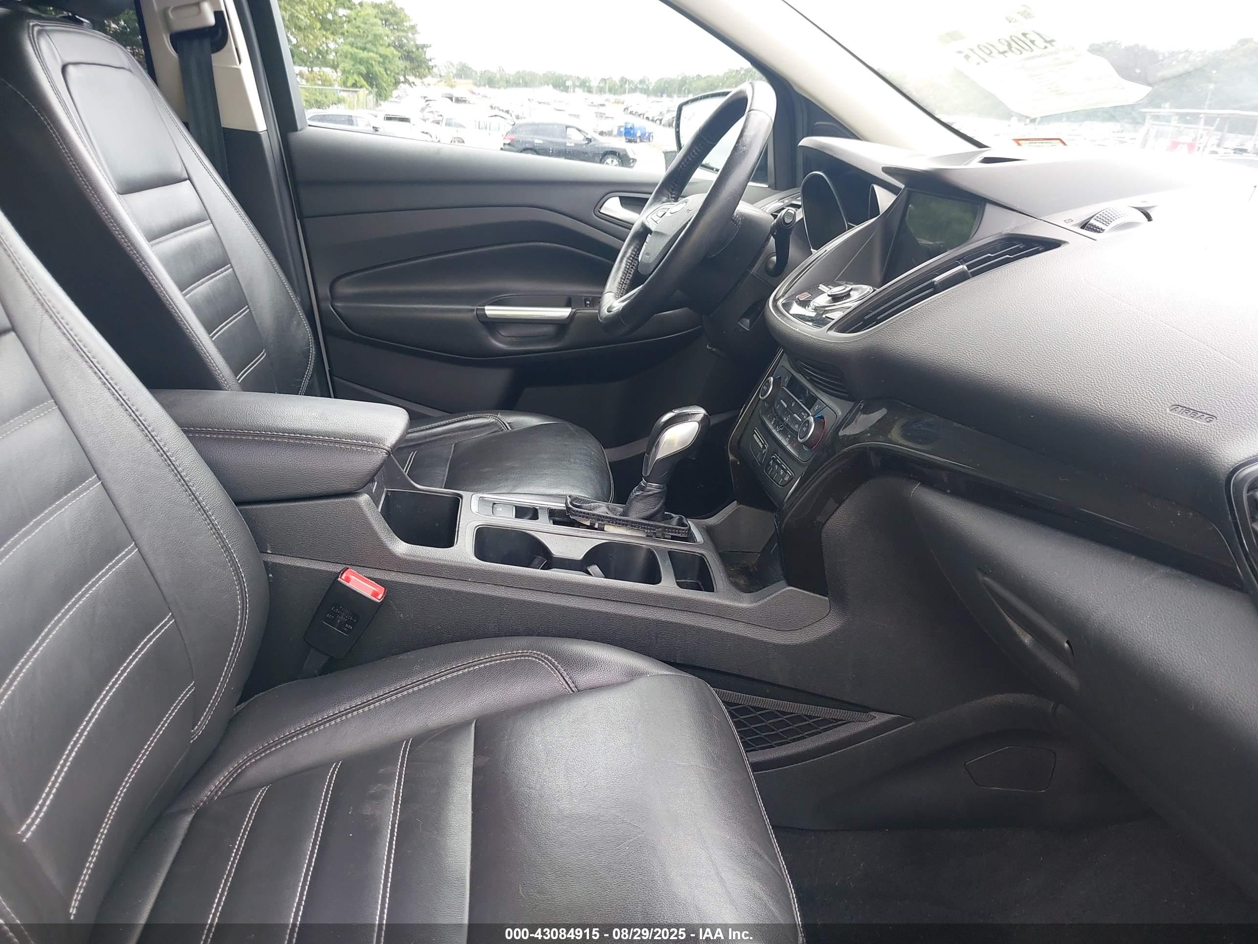 FORD ESCAPE image 5