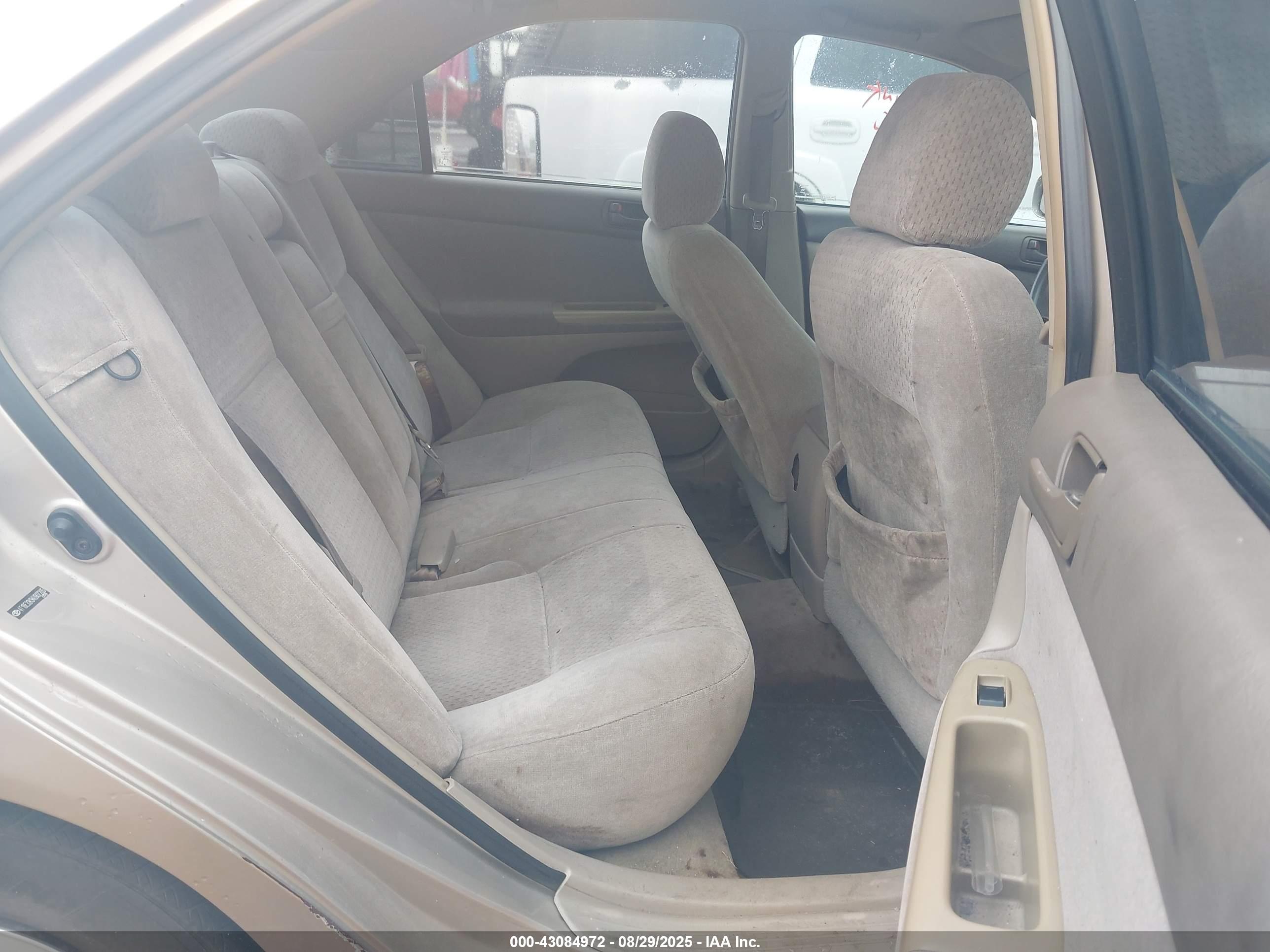 TOYOTA CAMRY image 8