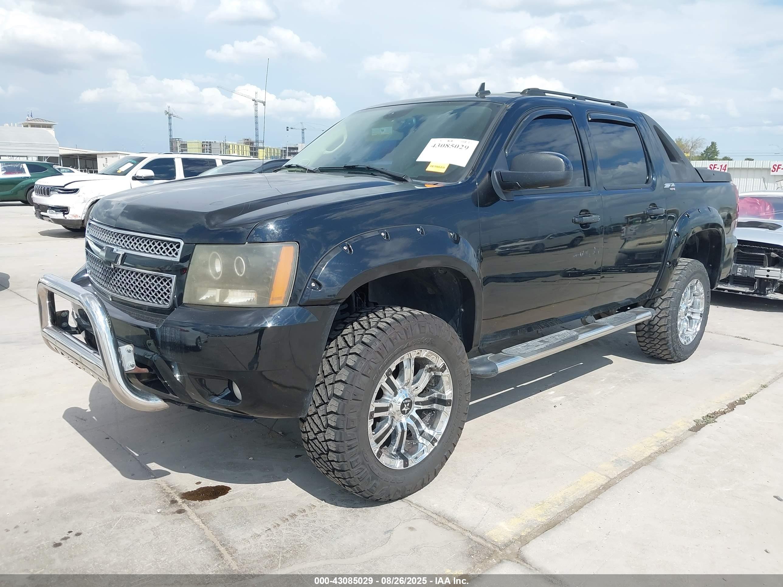 CHEVROLET AVALANCHE image 2