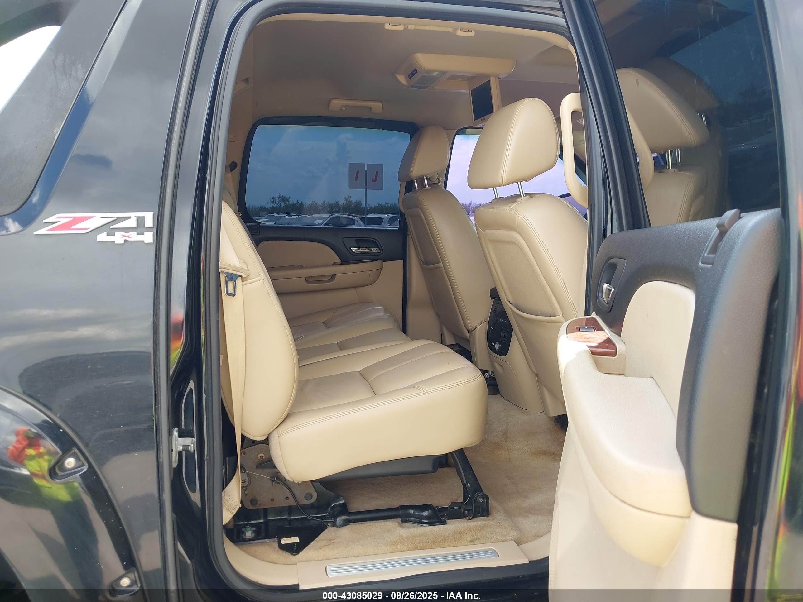 CHEVROLET AVALANCHE image 8
