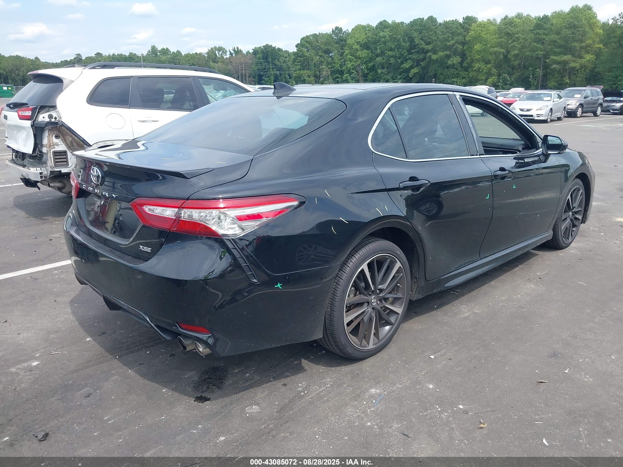 TOYOTA CAMRY image 4