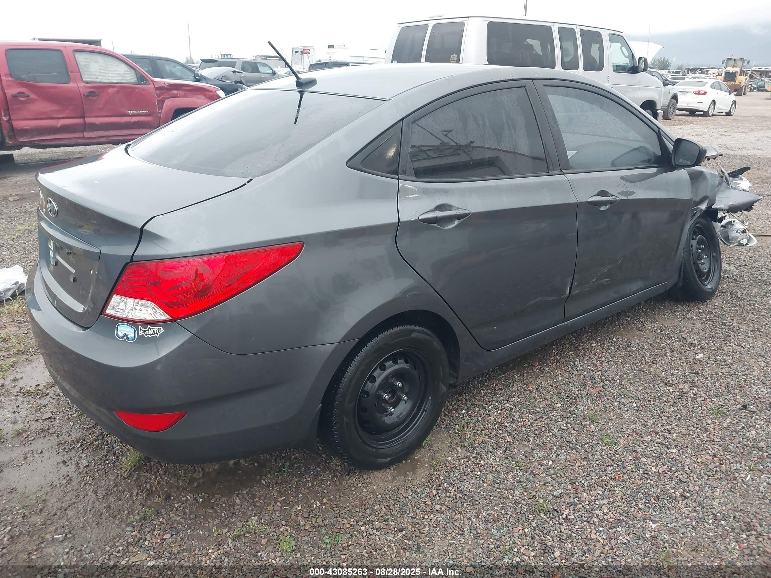 HYUNDAI ACCENT image 4