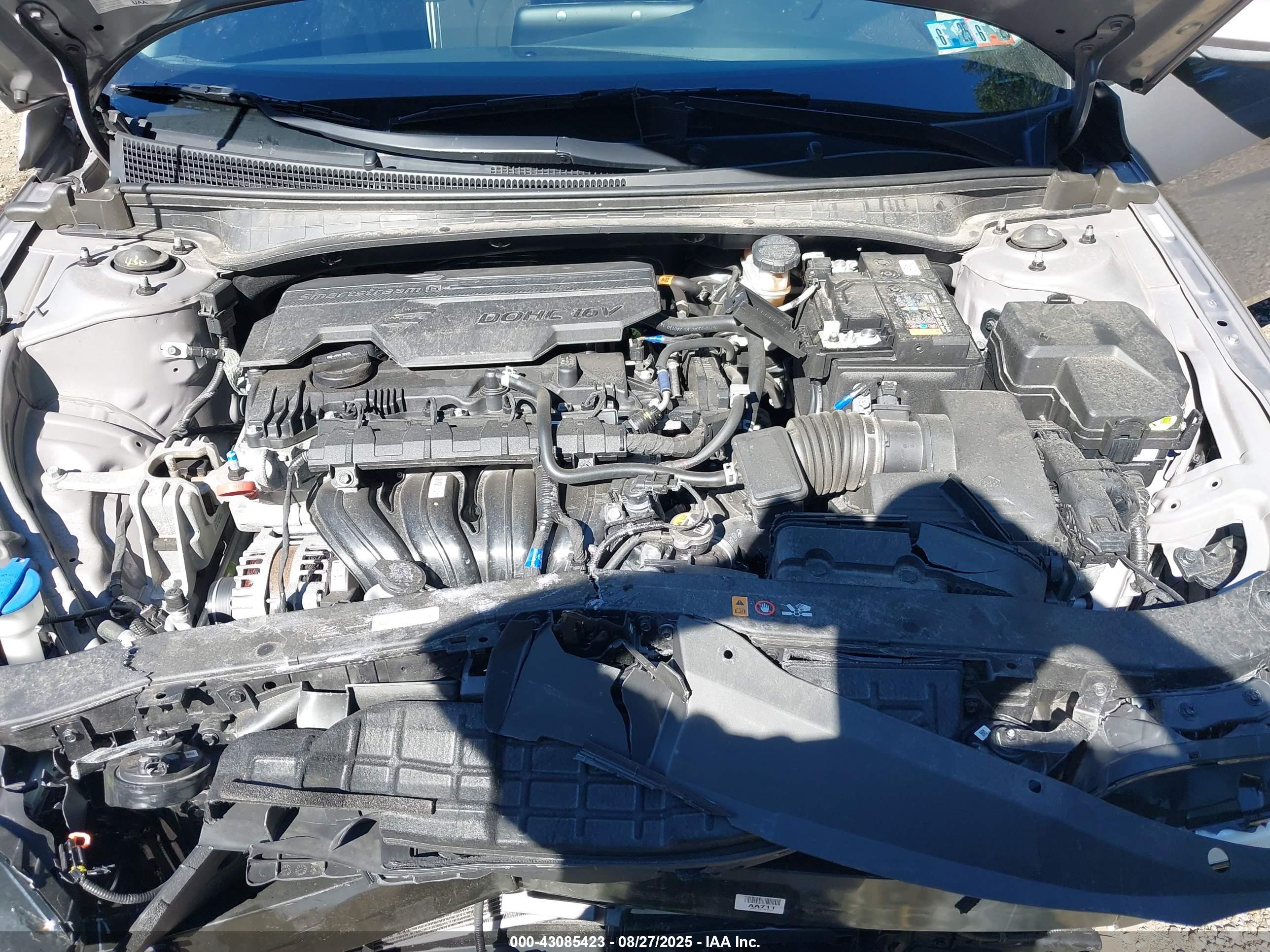 HYUNDAI ELANTRA image 10