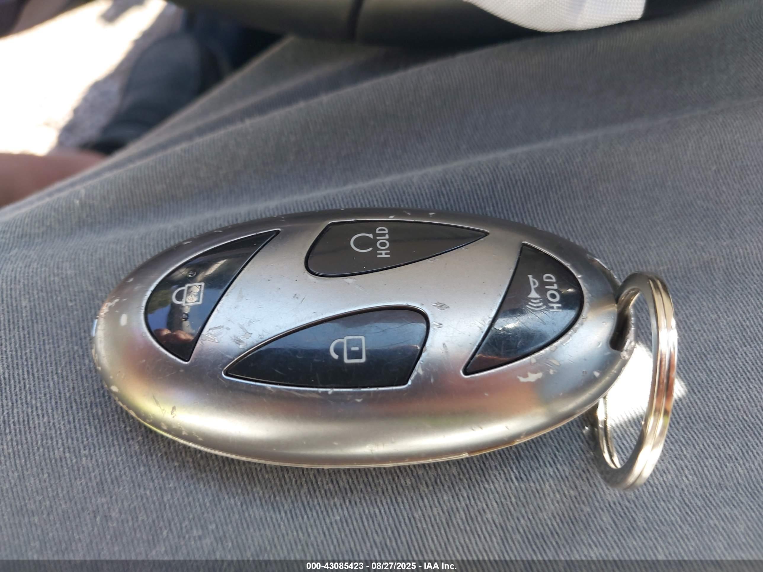 HYUNDAI ELANTRA image 11