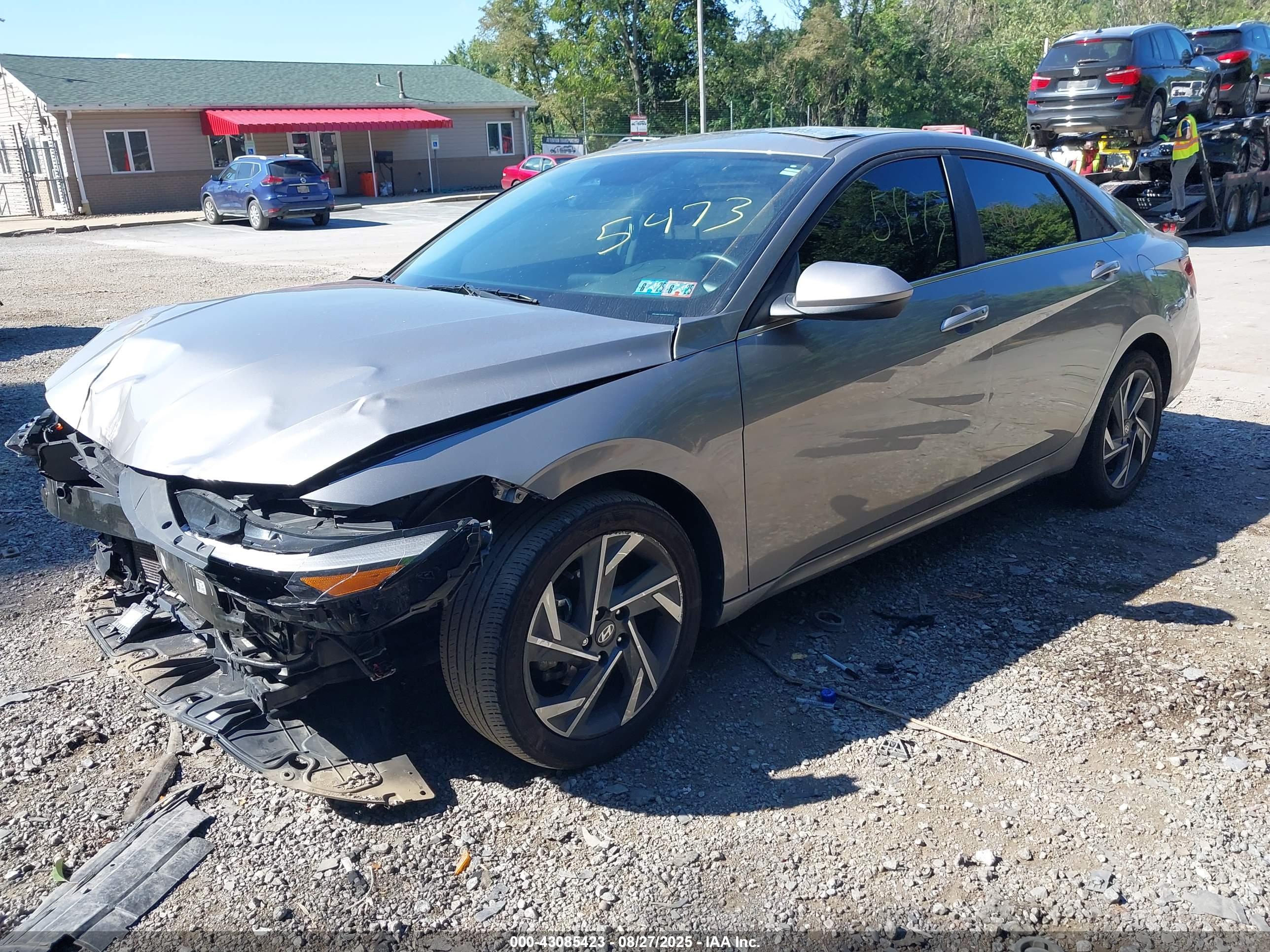 HYUNDAI ELANTRA image 2