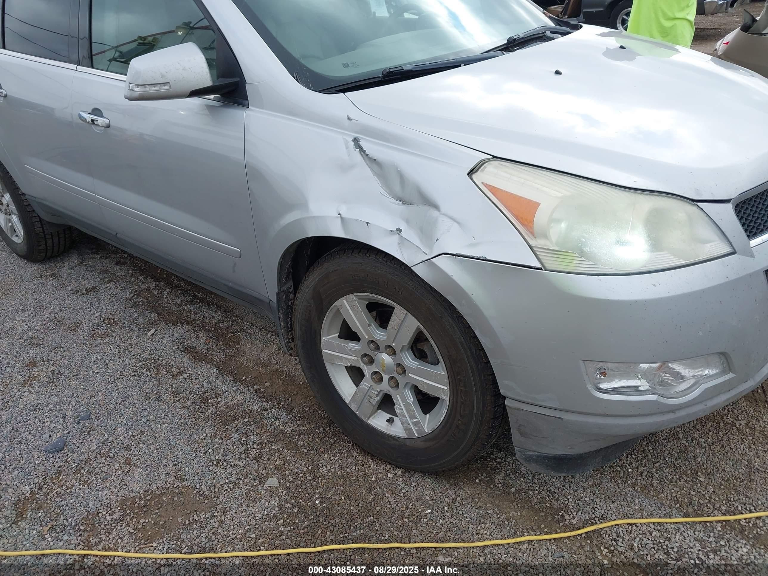 CHEVROLET TRAVERSE image 6