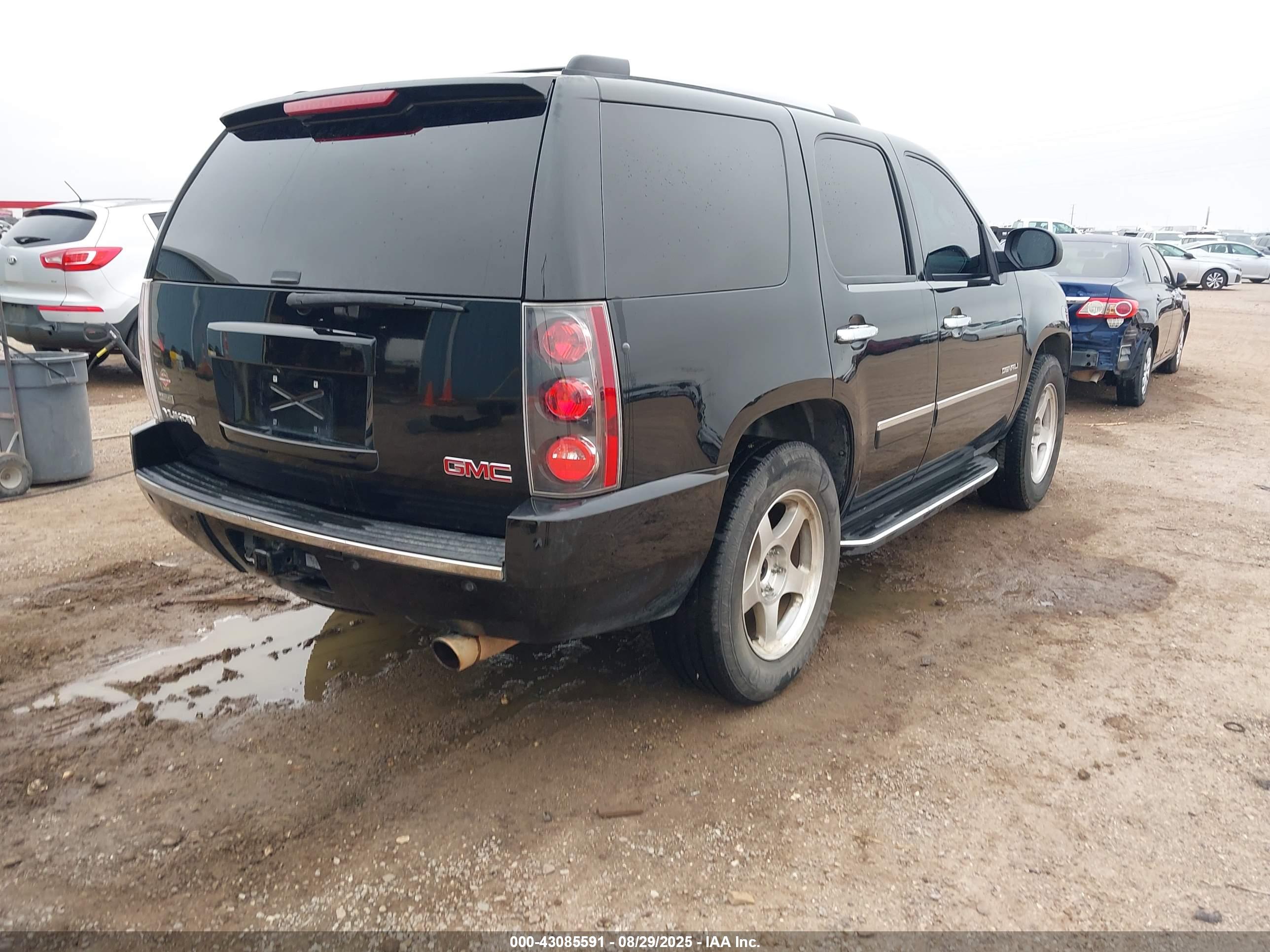 GMC YUKON image 4