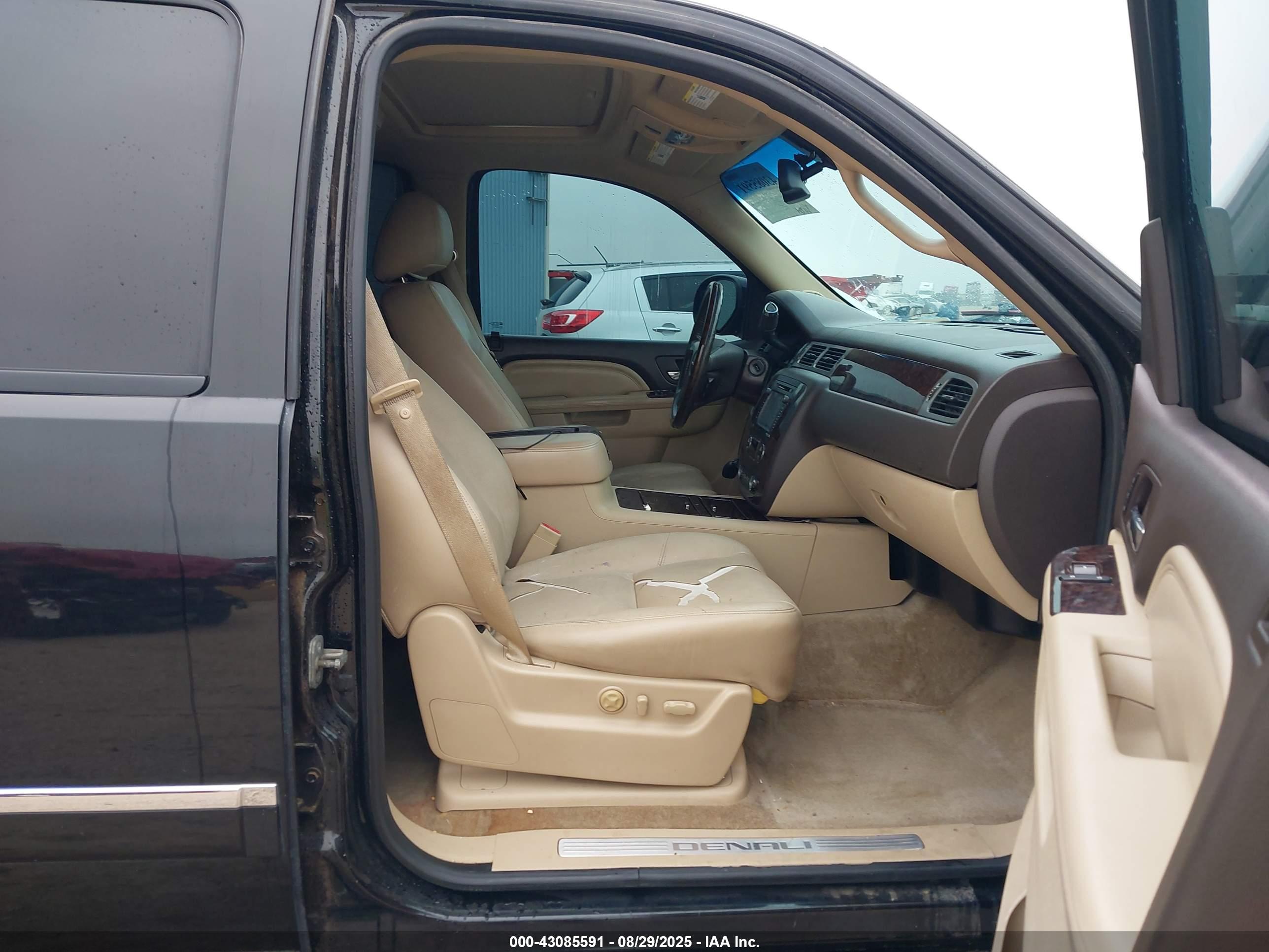 GMC YUKON image 5