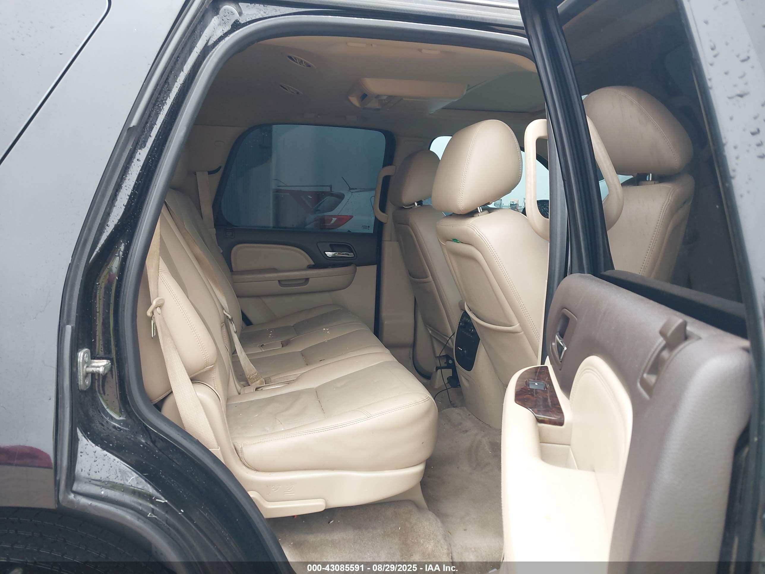 GMC YUKON image 8