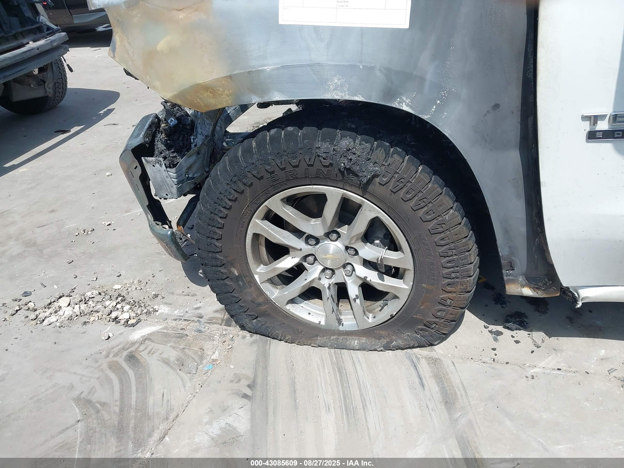 CHEVROLET SILVERADO image 6