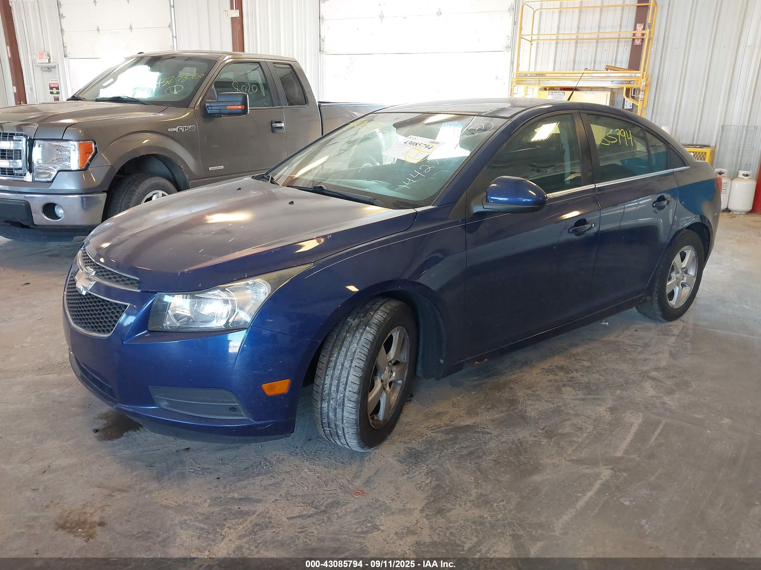 CHEVROLET CRUZE image 2