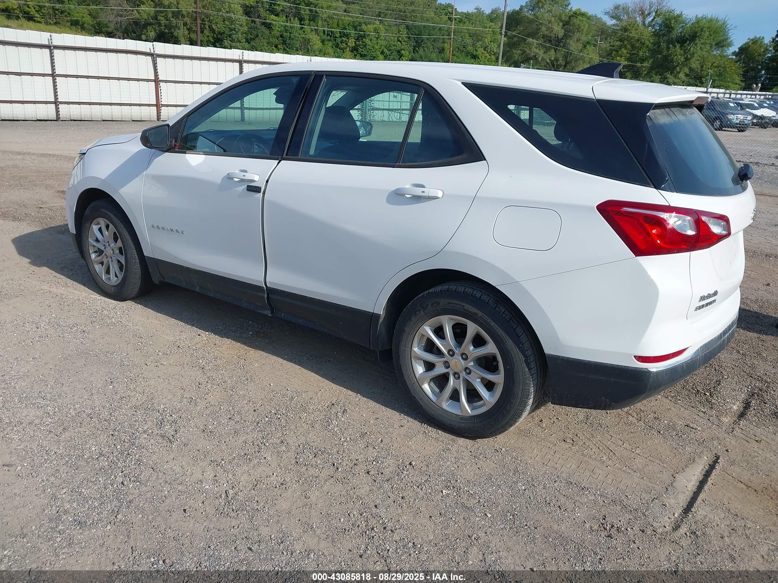 CHEVROLET EQUINOX image 3