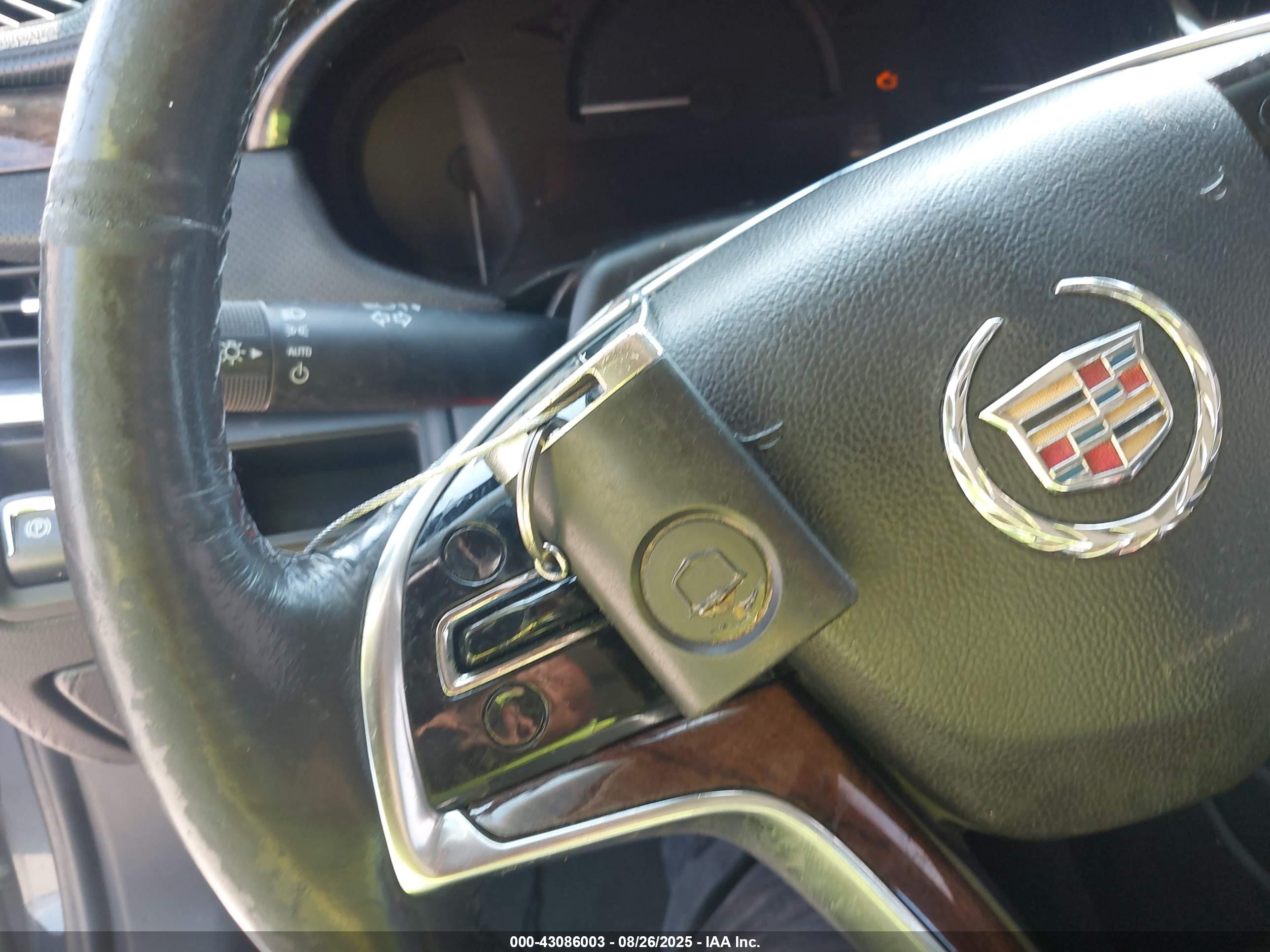 CADILLAC XTS image 11