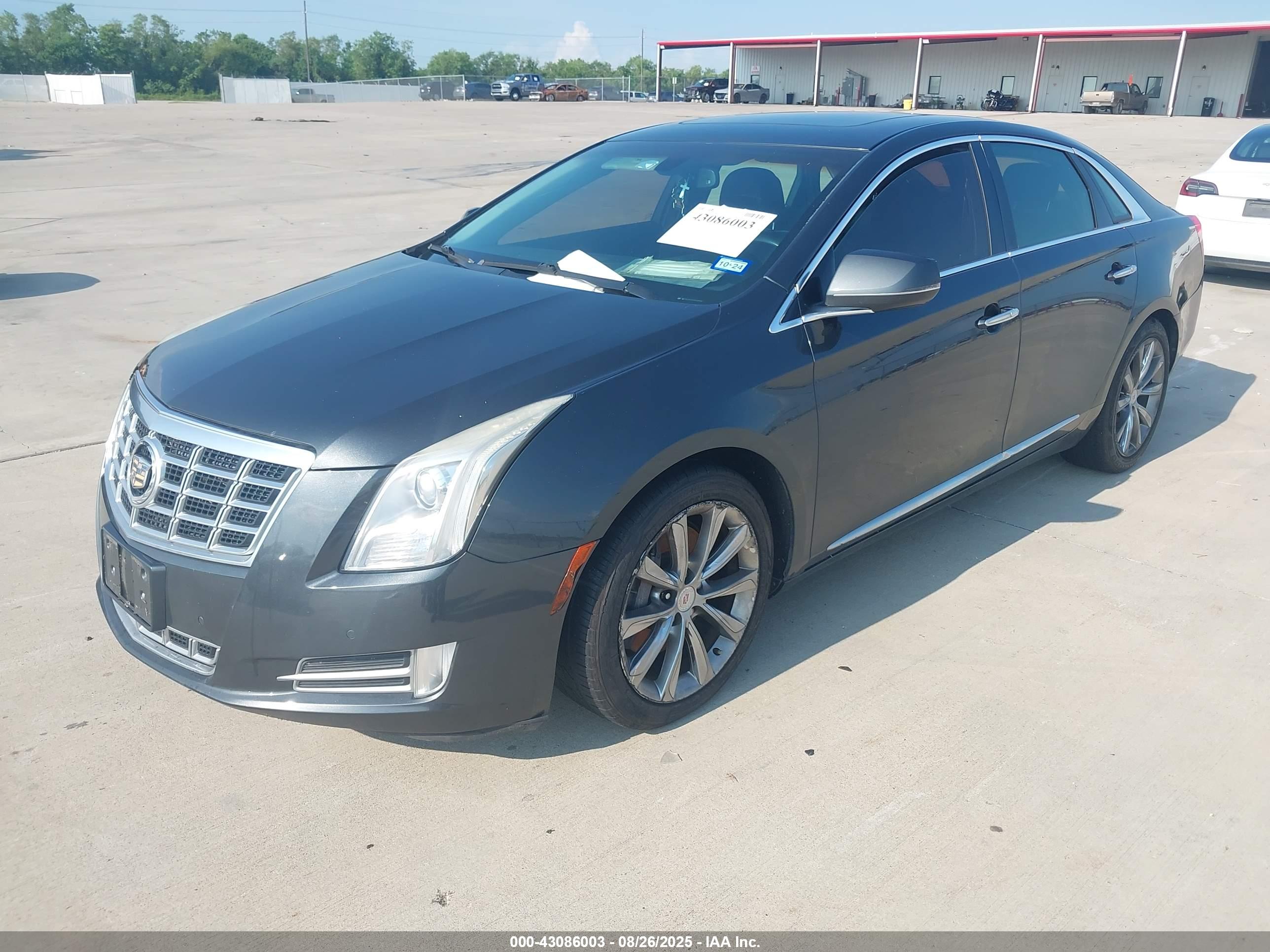 CADILLAC XTS image 2
