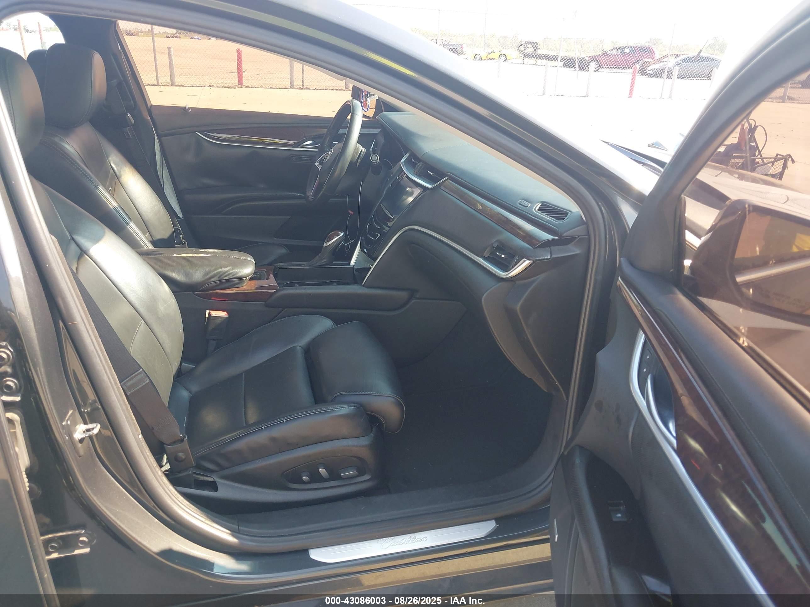 CADILLAC XTS image 5