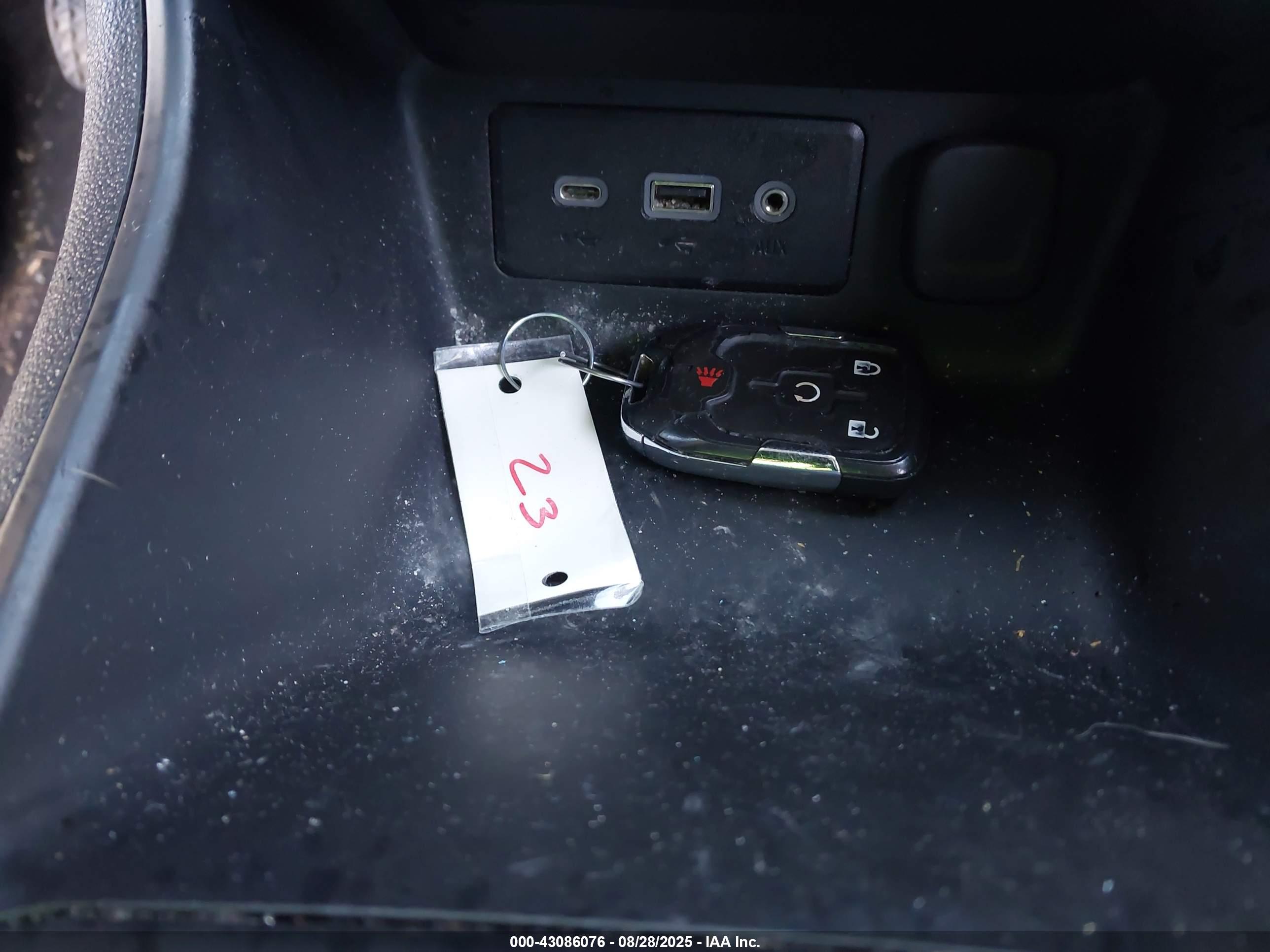 GMC TERRAIN image 11