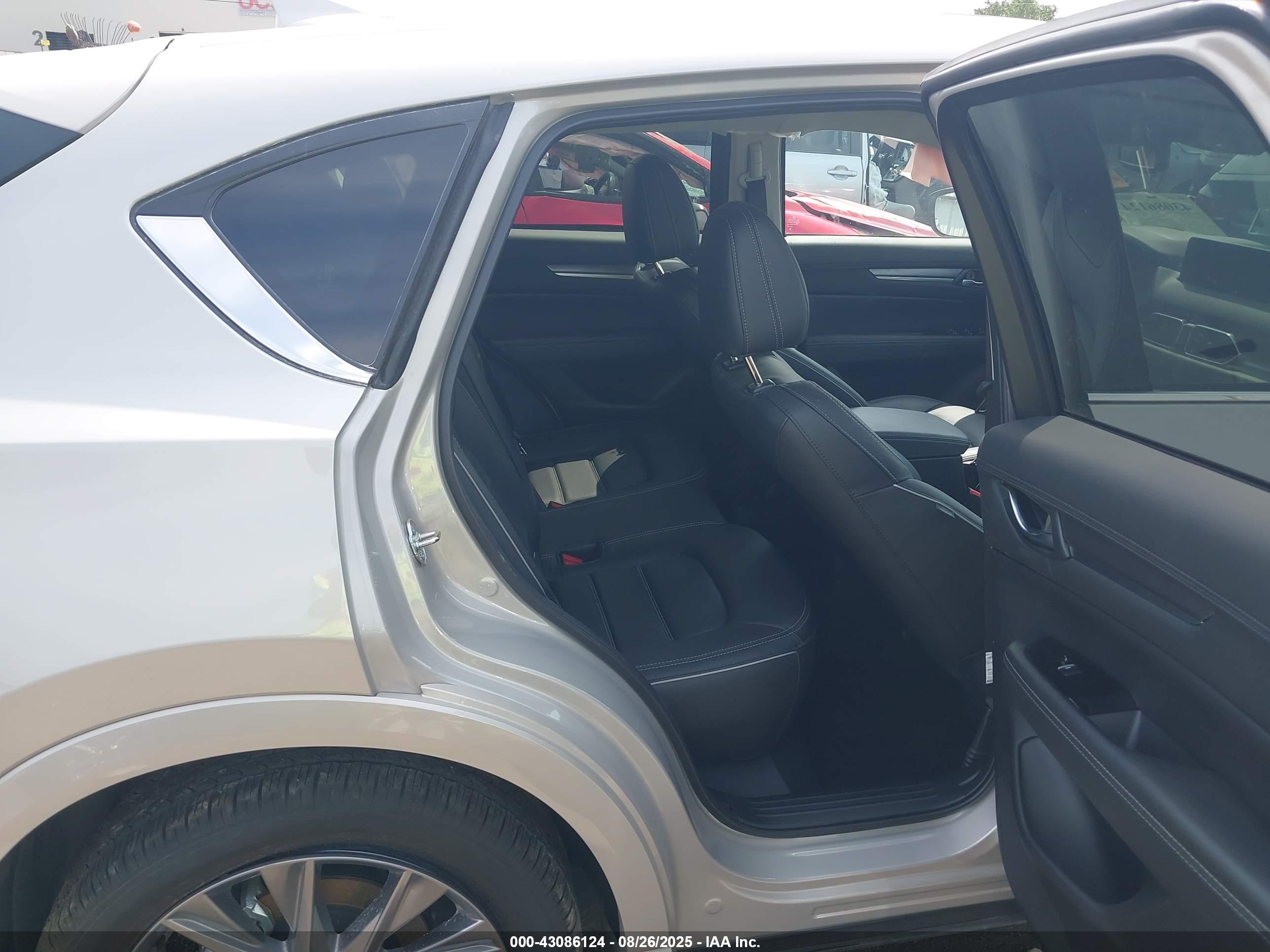 MAZDA CX-5 image 8