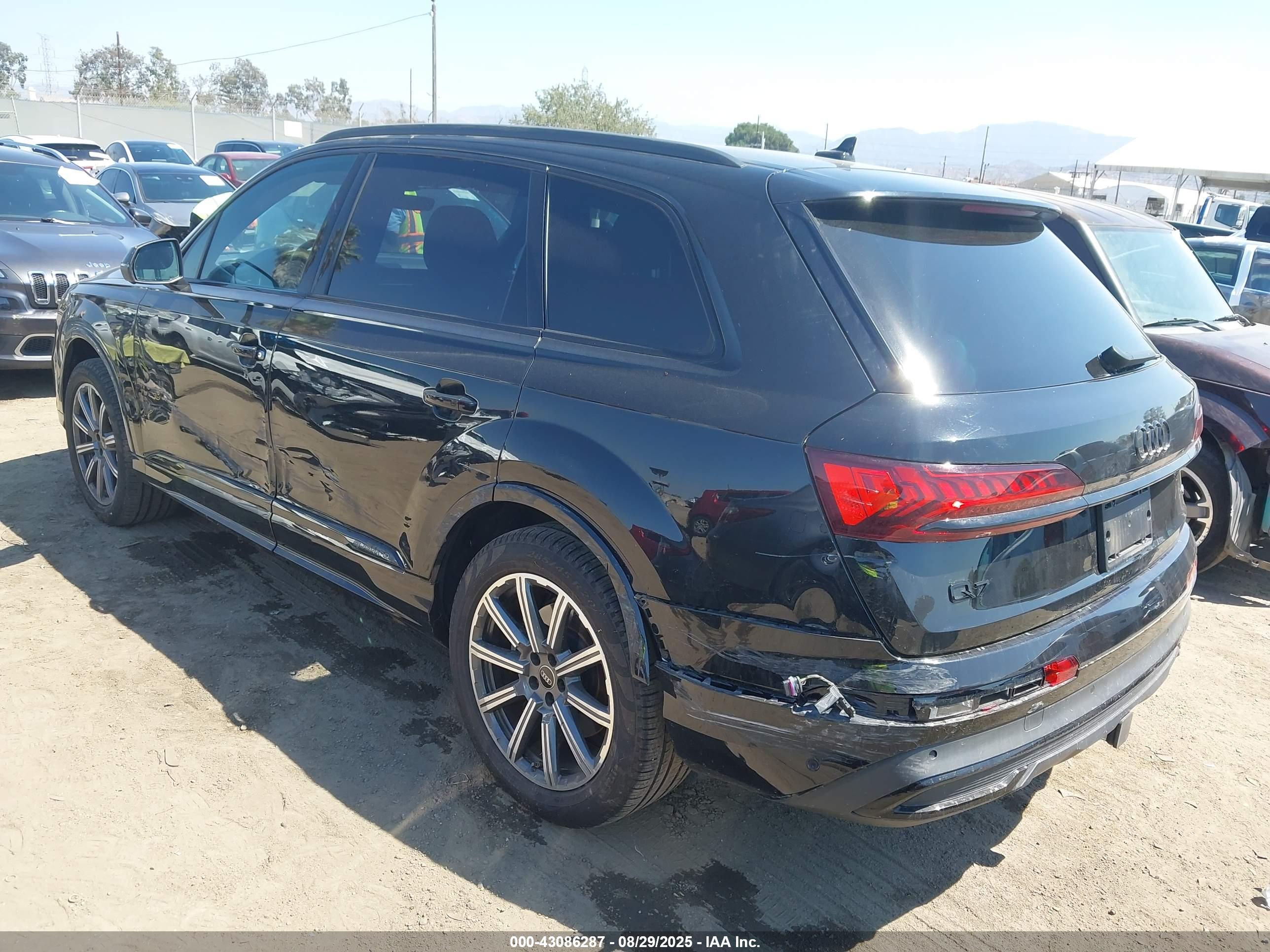 AUDI Q7 image 3