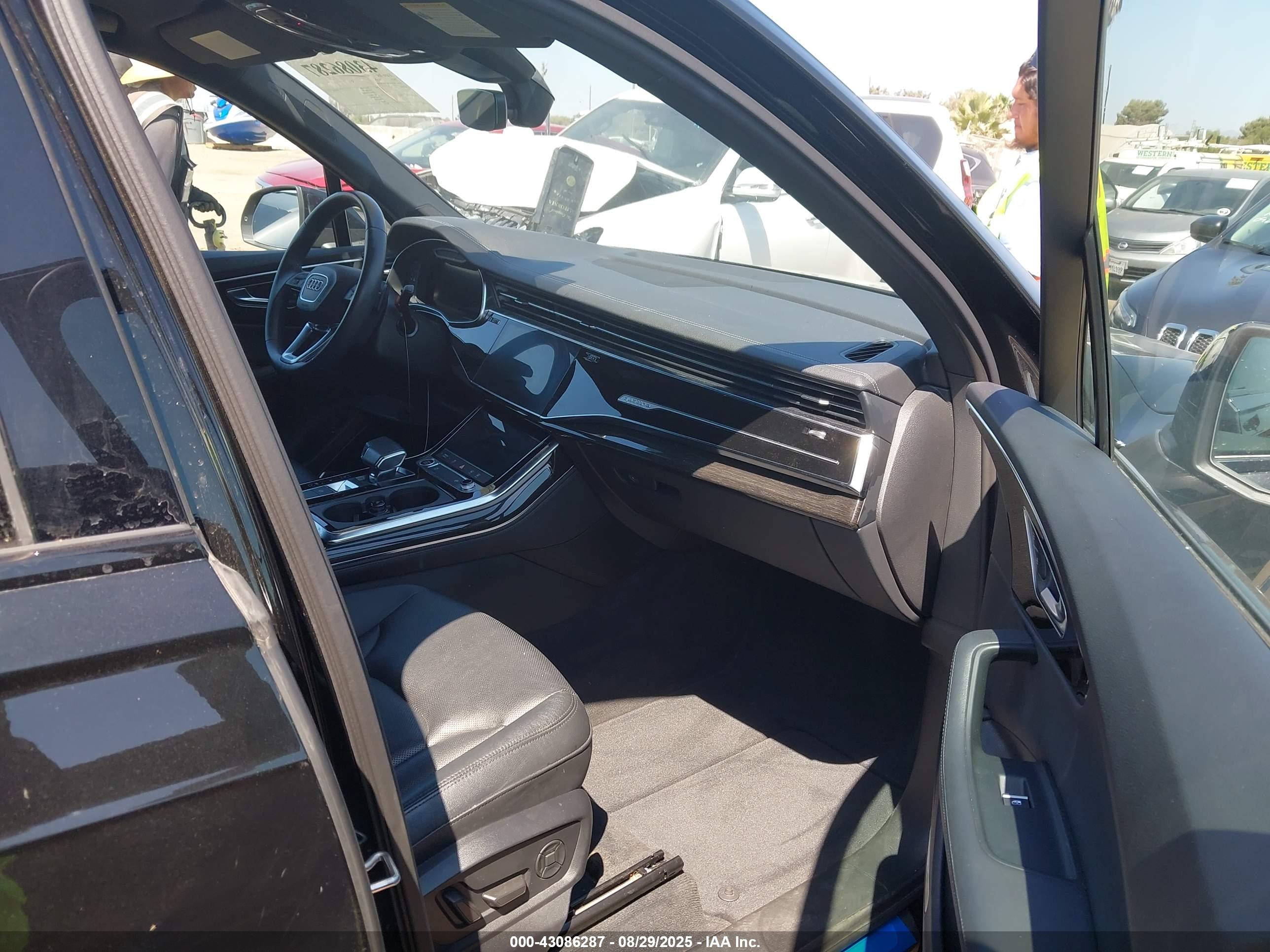 AUDI Q7 image 5