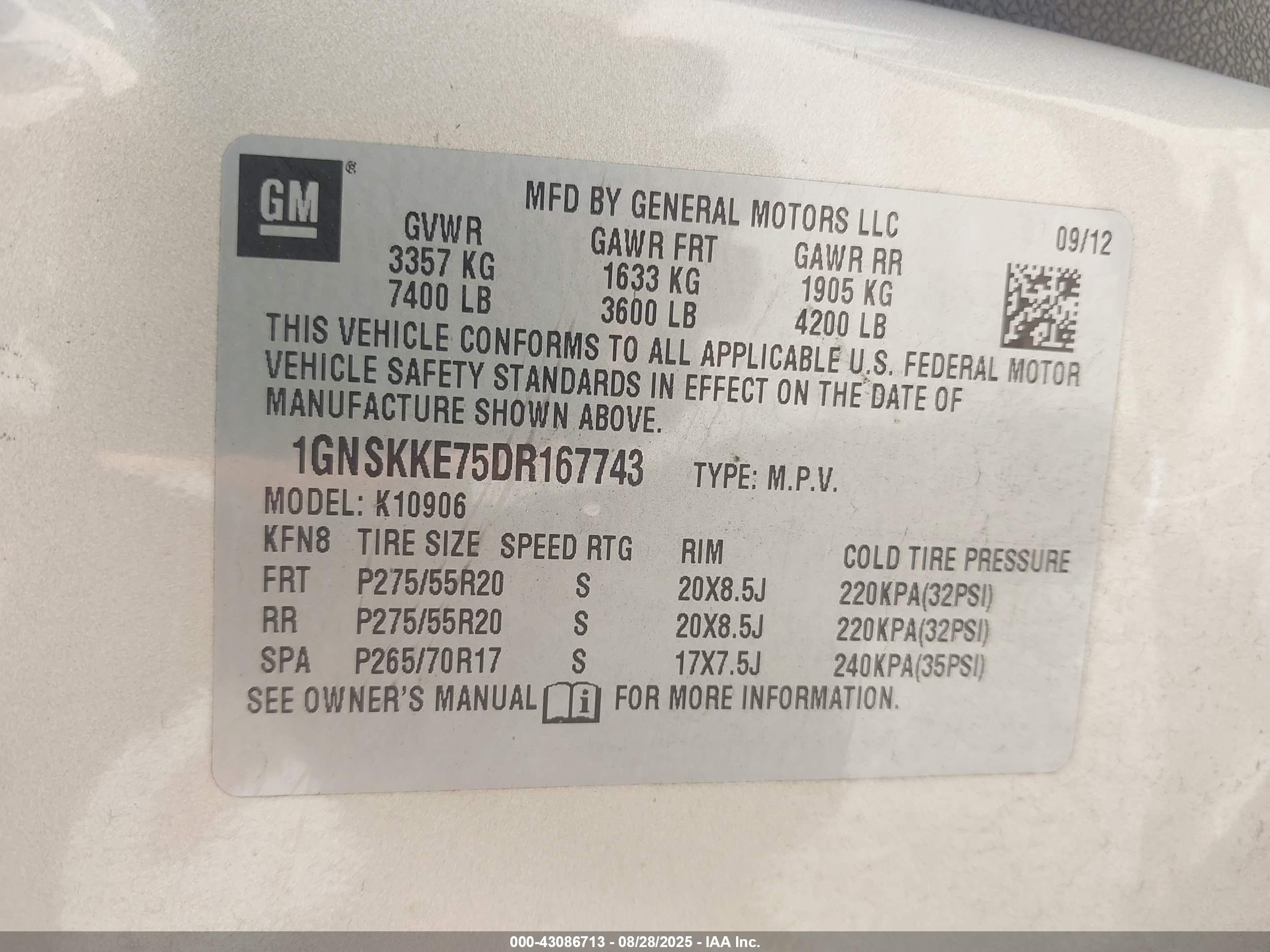 CHEVROLET SUBURBAN image 9