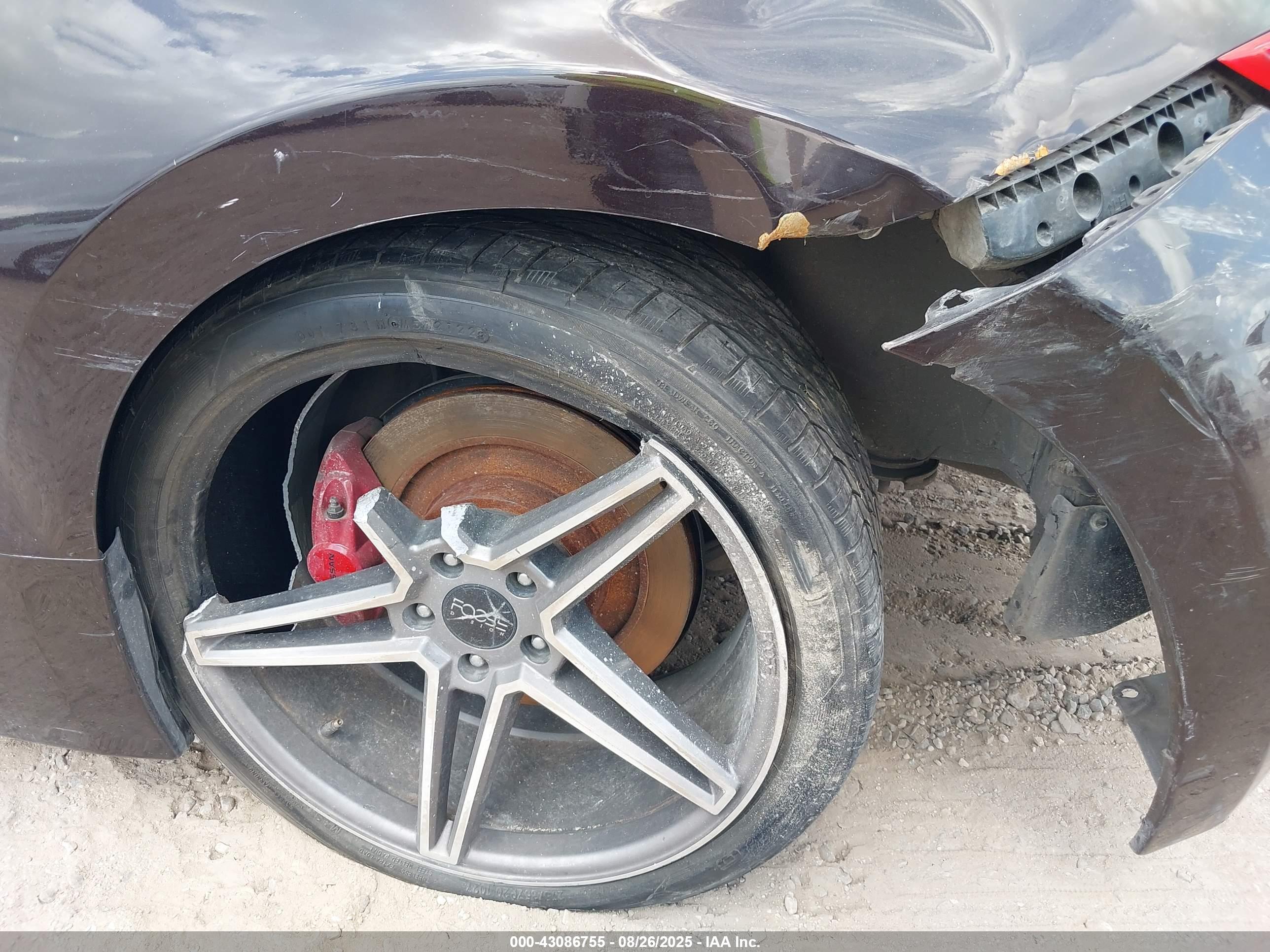NISSAN 370Z image 6
