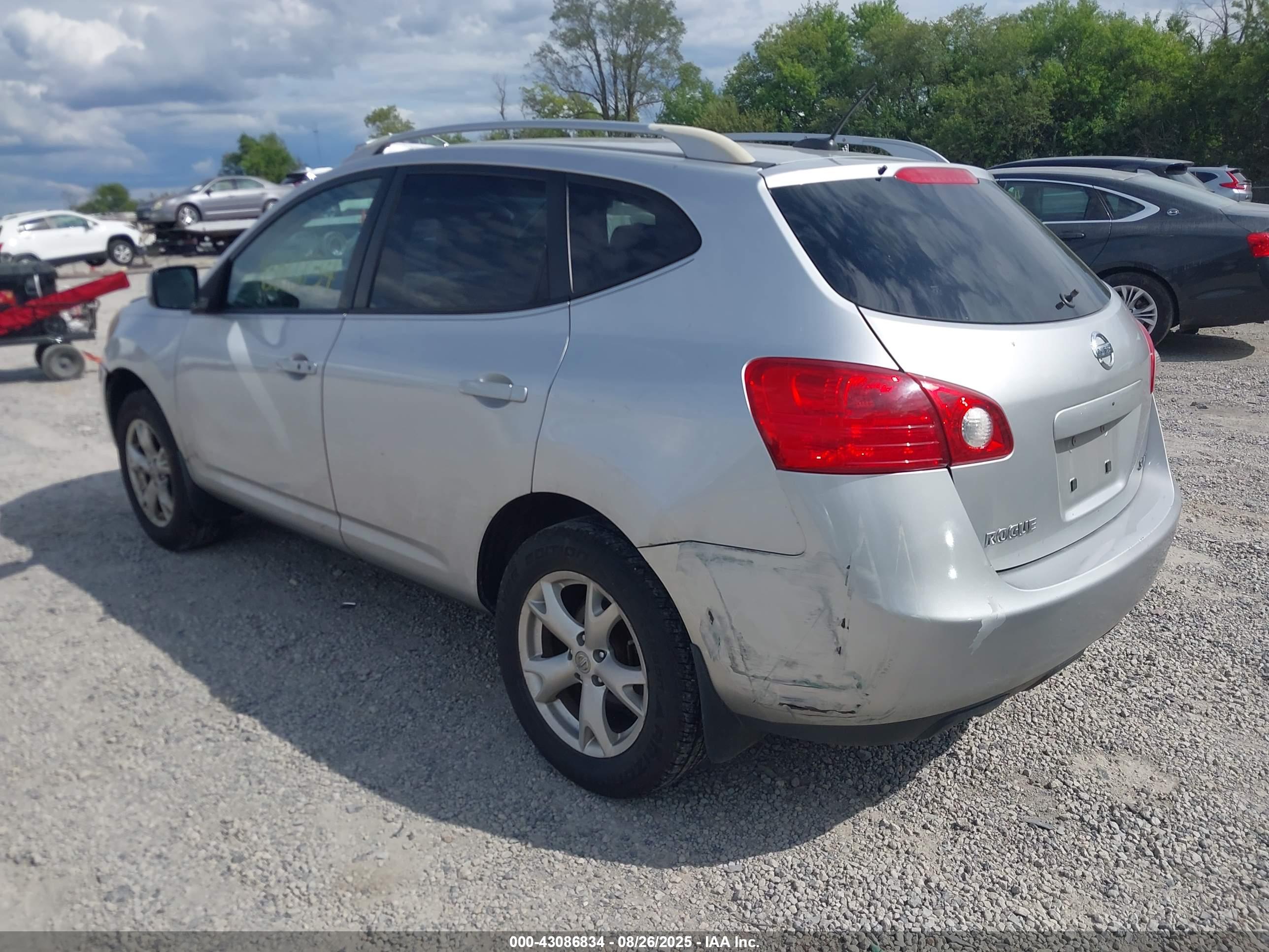 NISSAN ROGUE image 3
