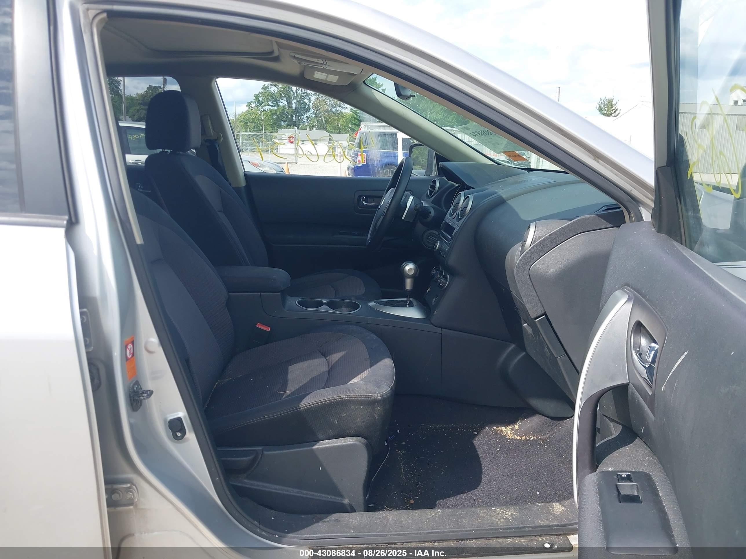 NISSAN ROGUE image 5