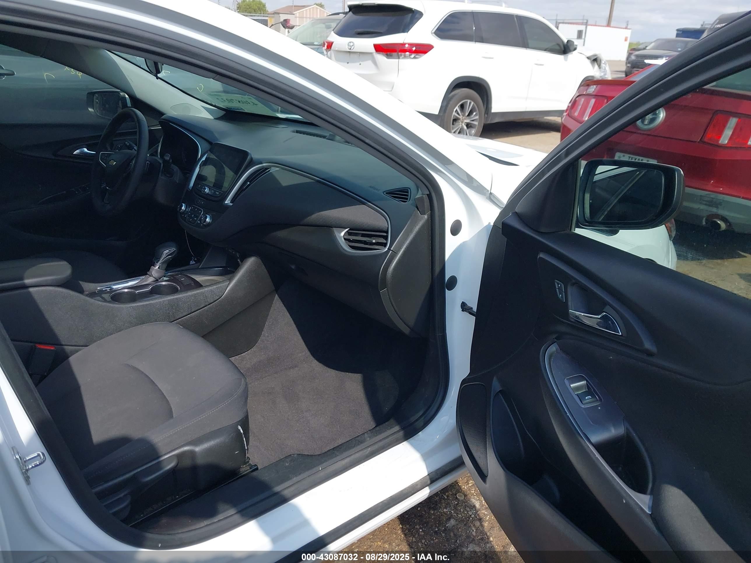 CHEVROLET MALIBU image 5