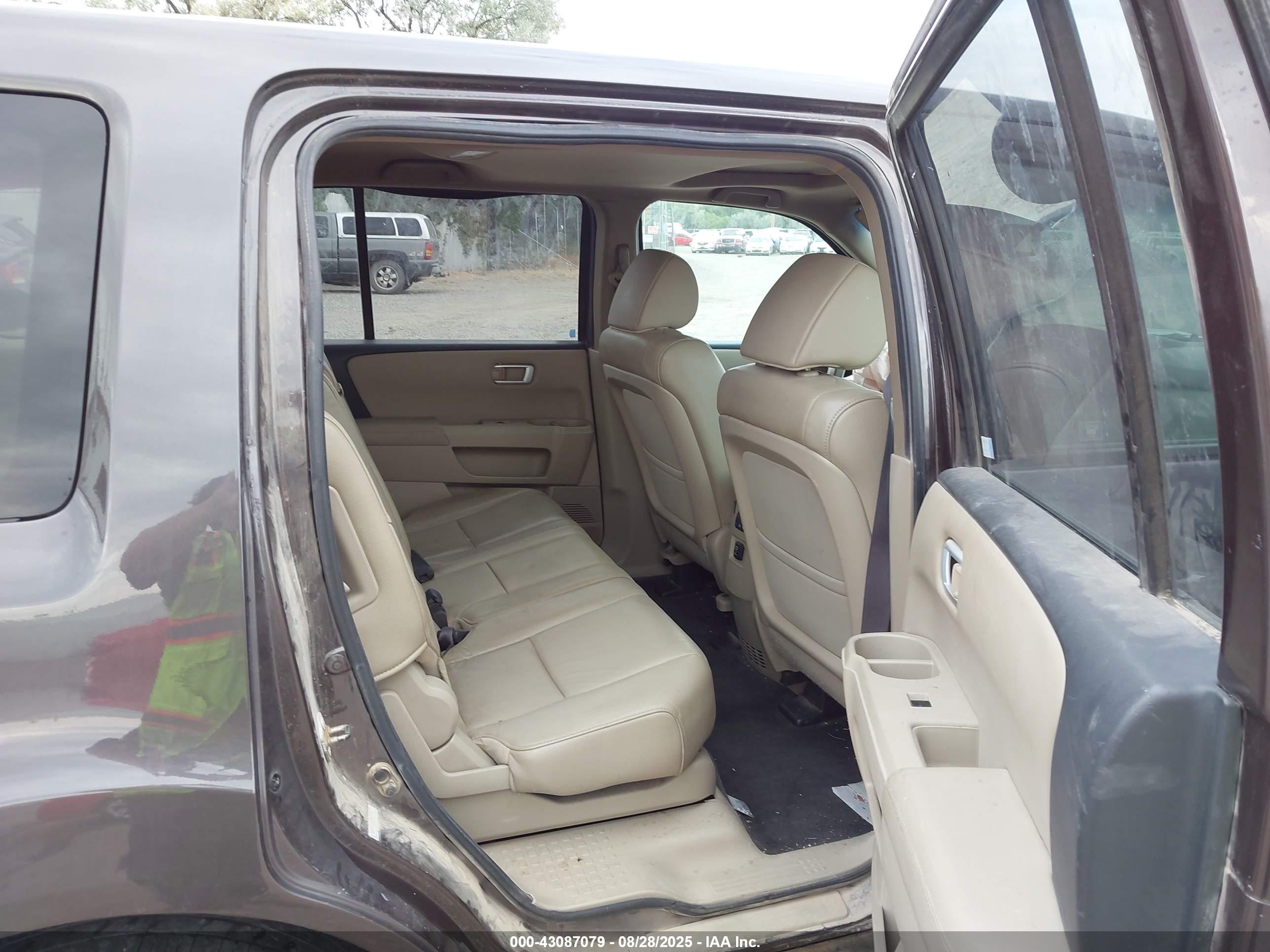 HONDA PILOT image 8