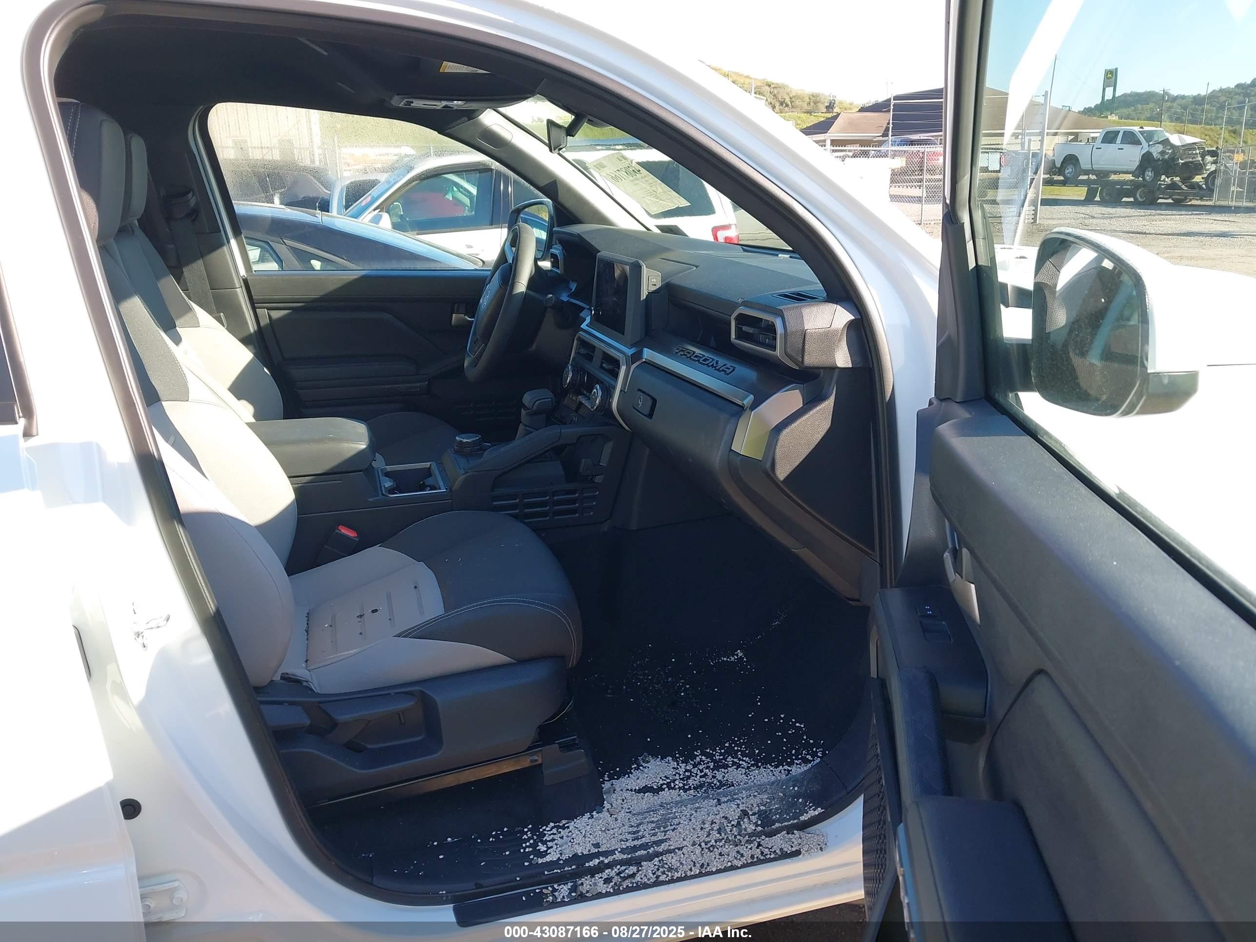 TOYOTA TACOMA image 5