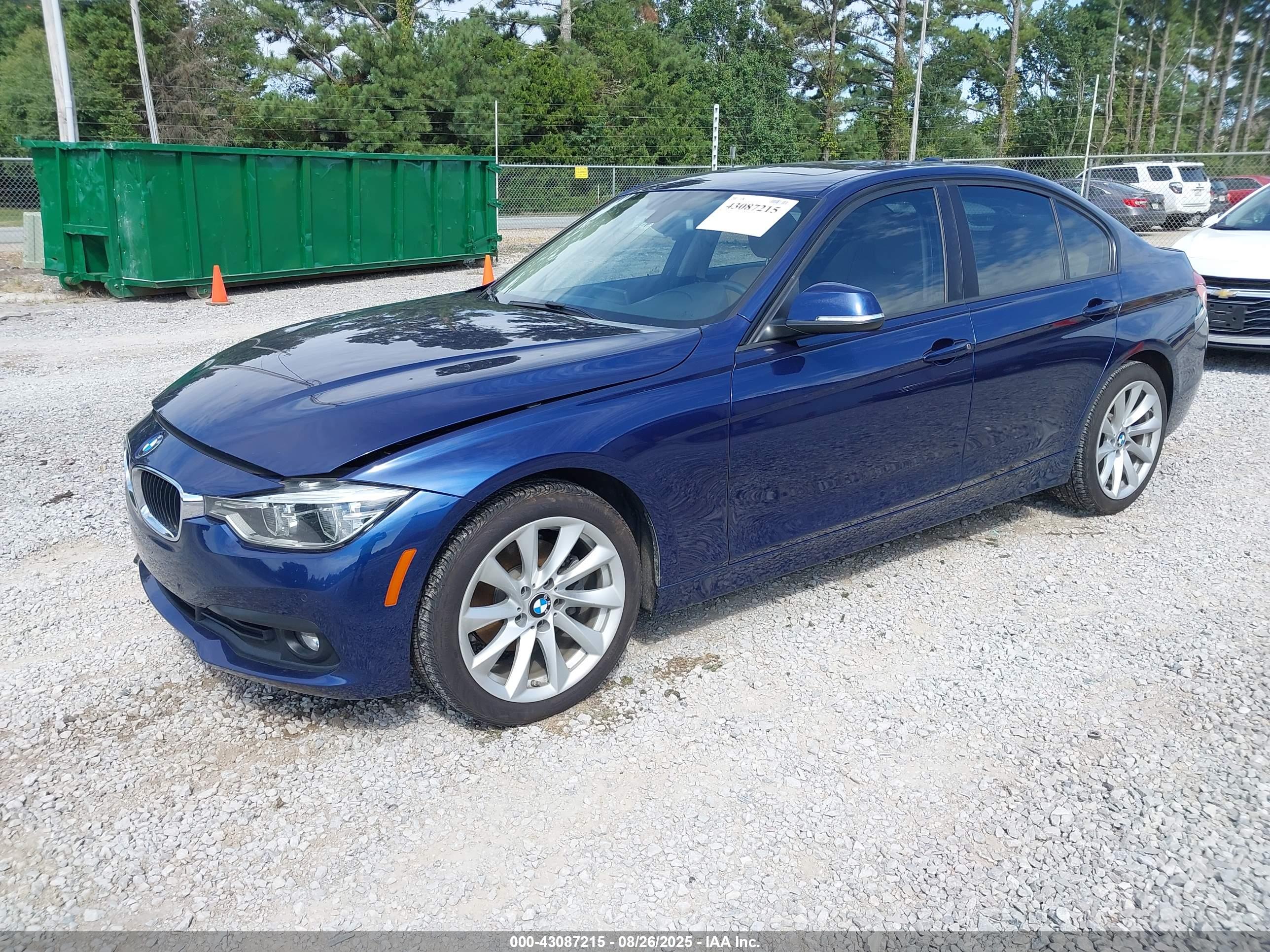 BMW 320I image 2