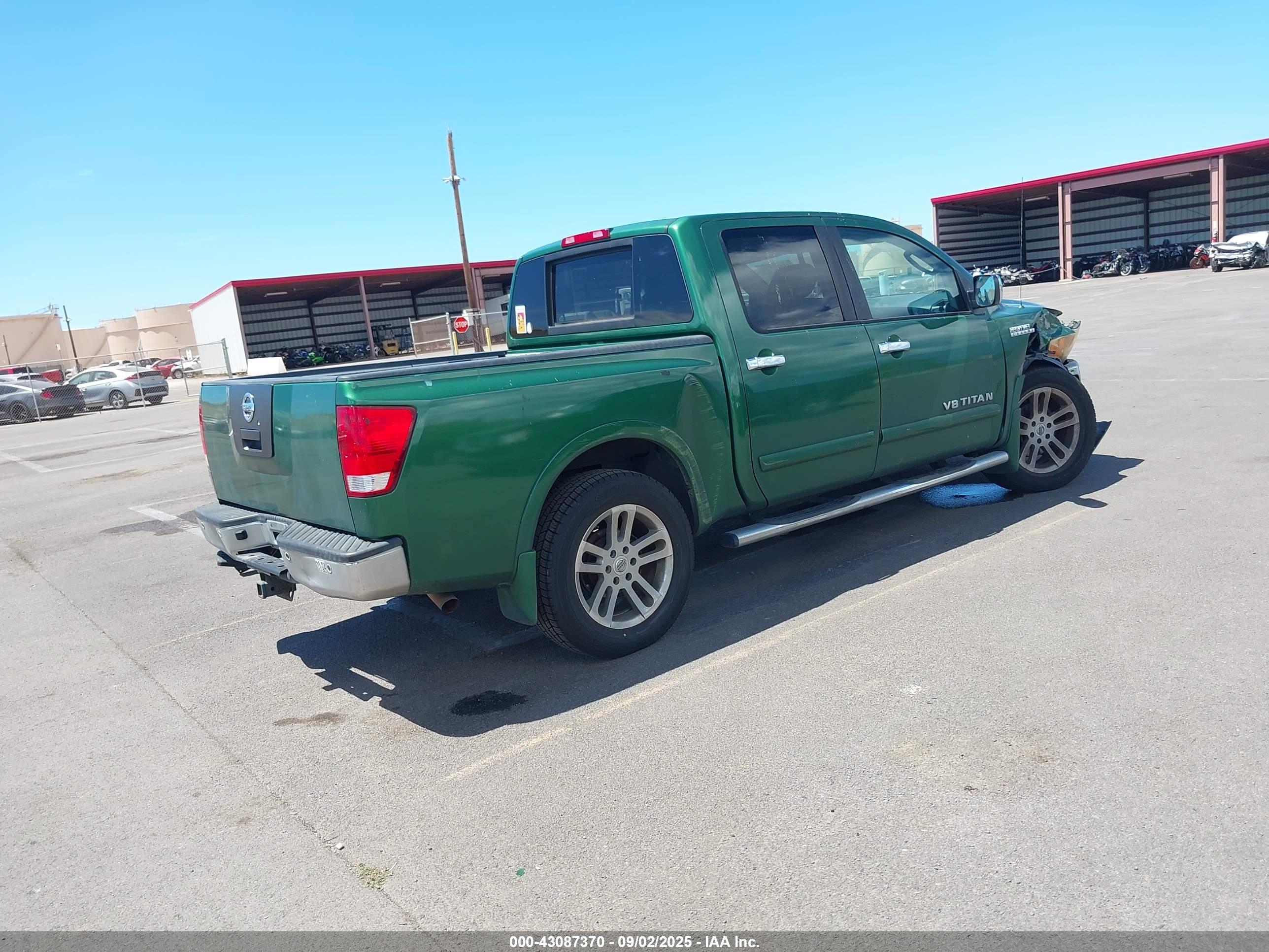NISSAN TITAN image 4