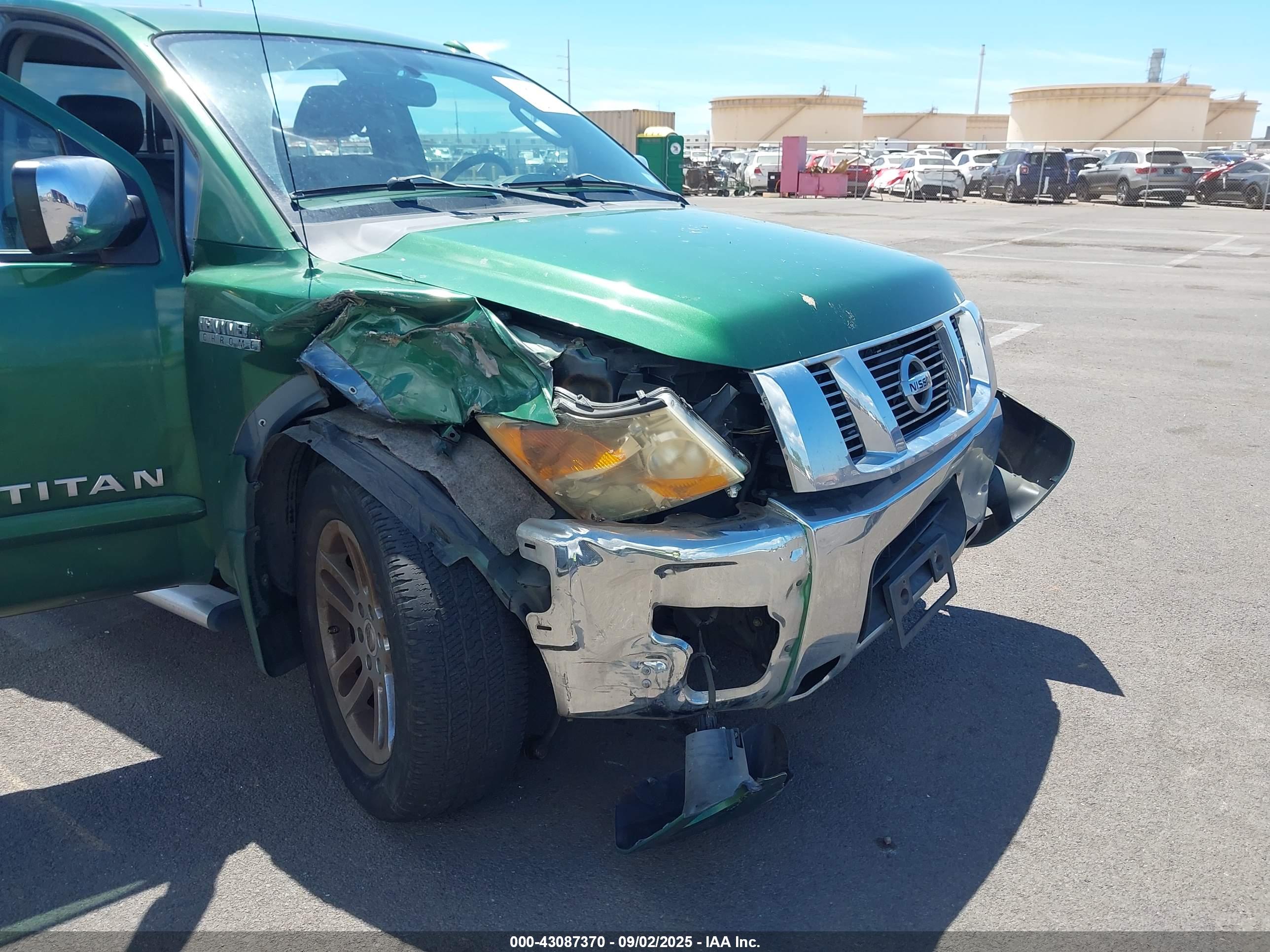 NISSAN TITAN image 6