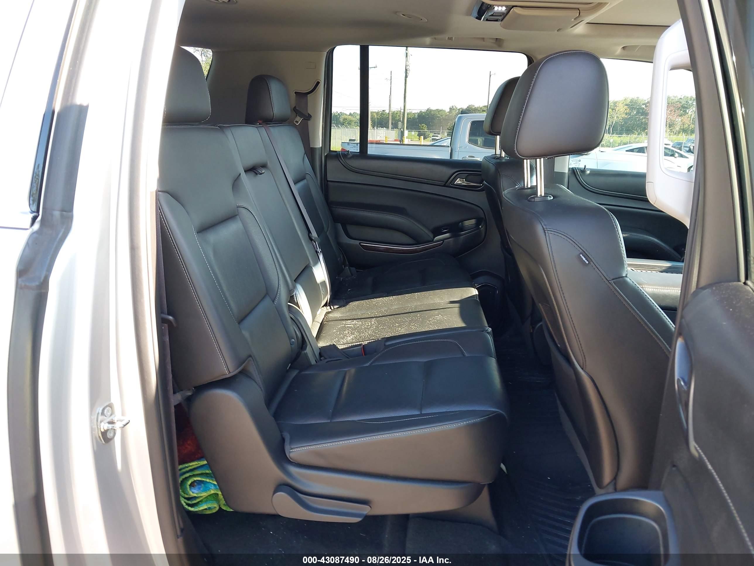 GMC YUKON image 8