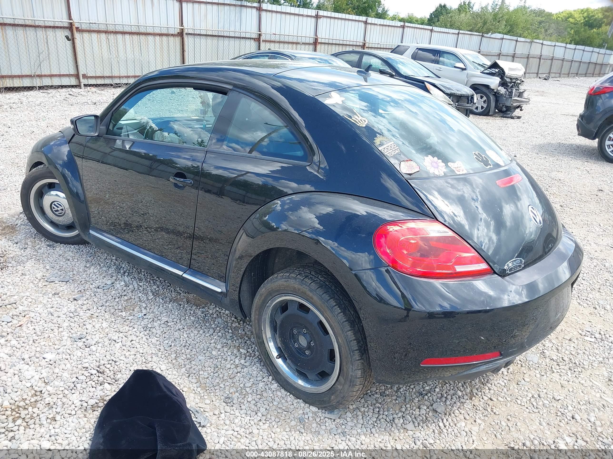 VOLKSWAGEN BEETLE image 3