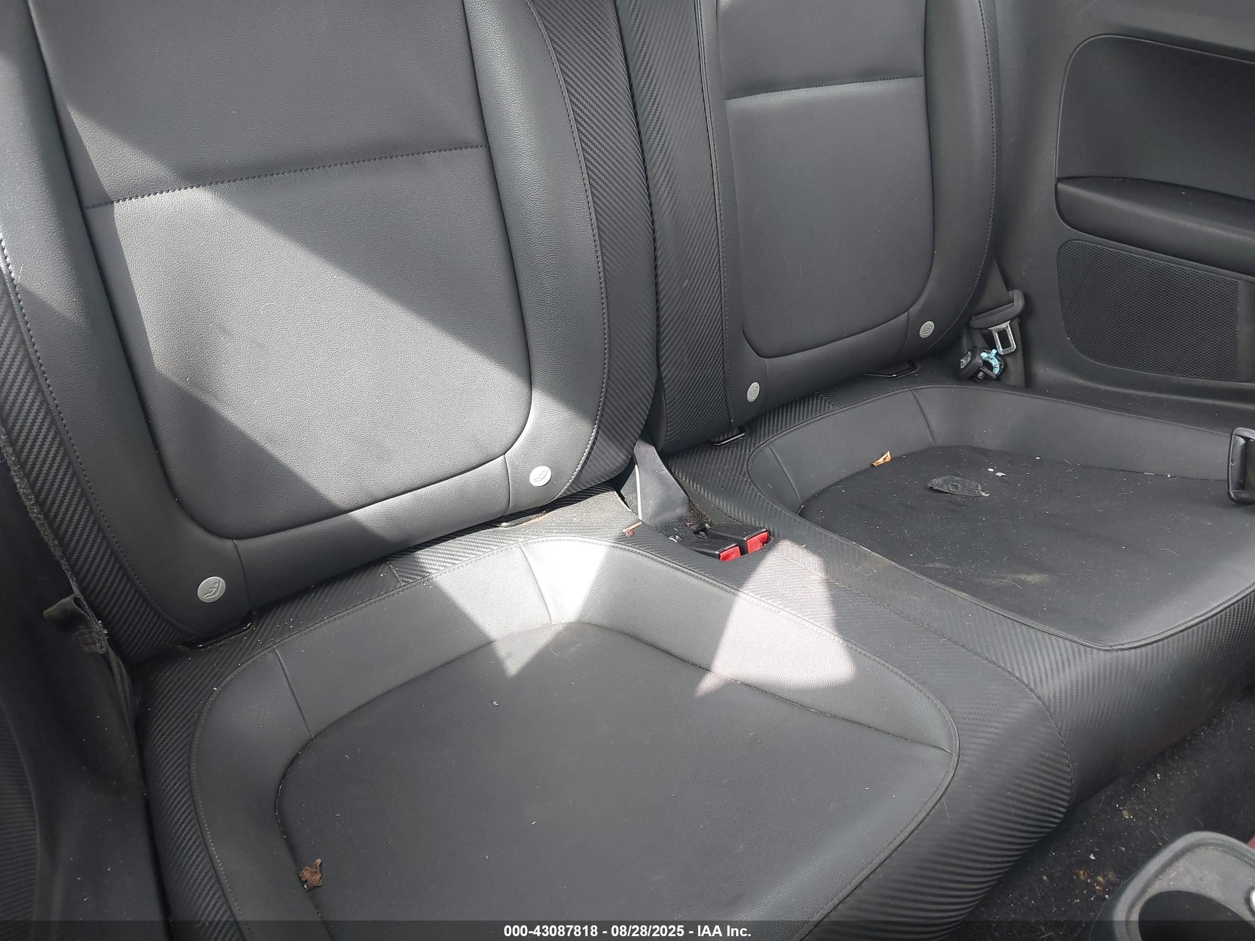VOLKSWAGEN BEETLE image 8