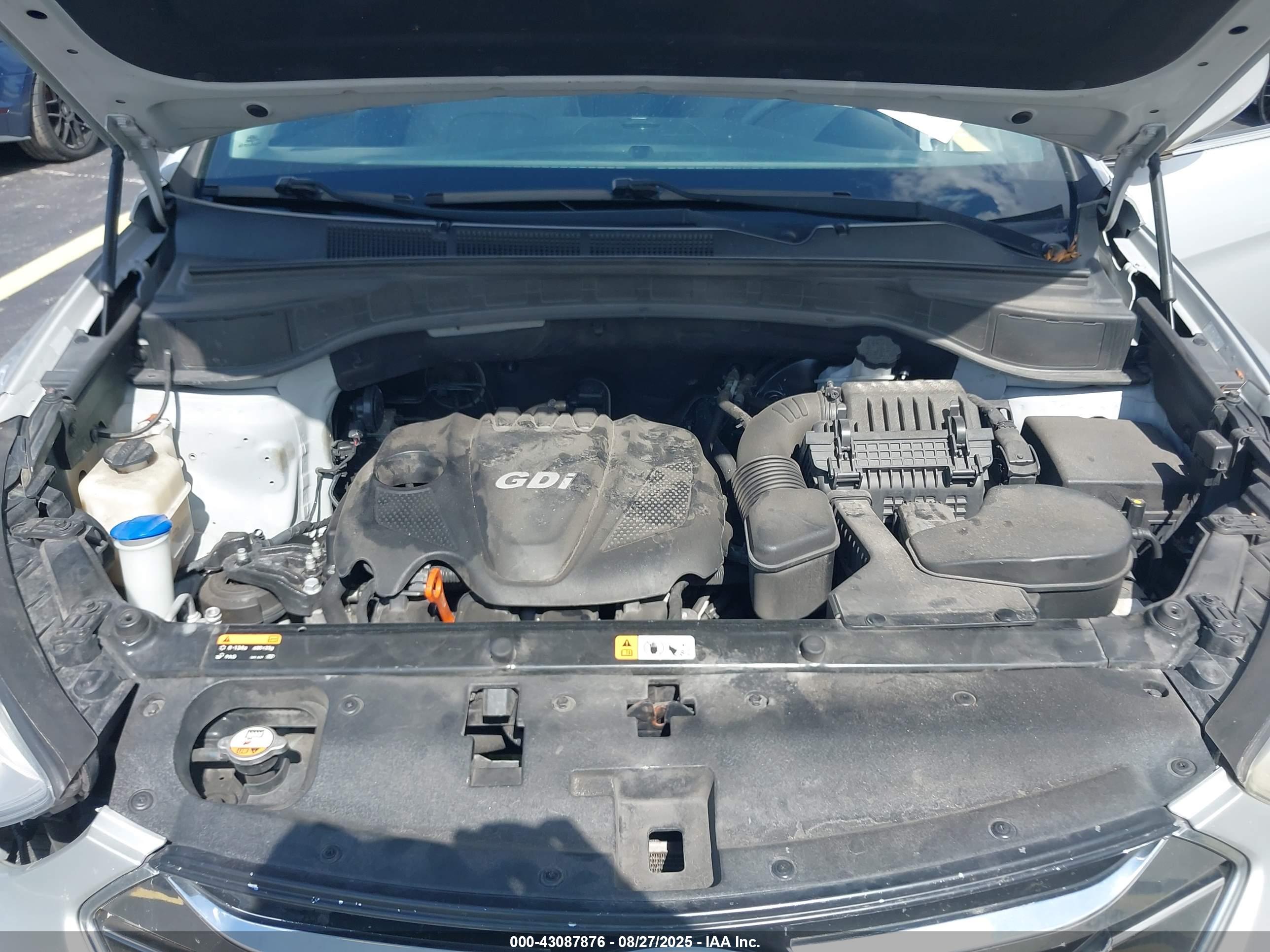 HYUNDAI SANTA image 10