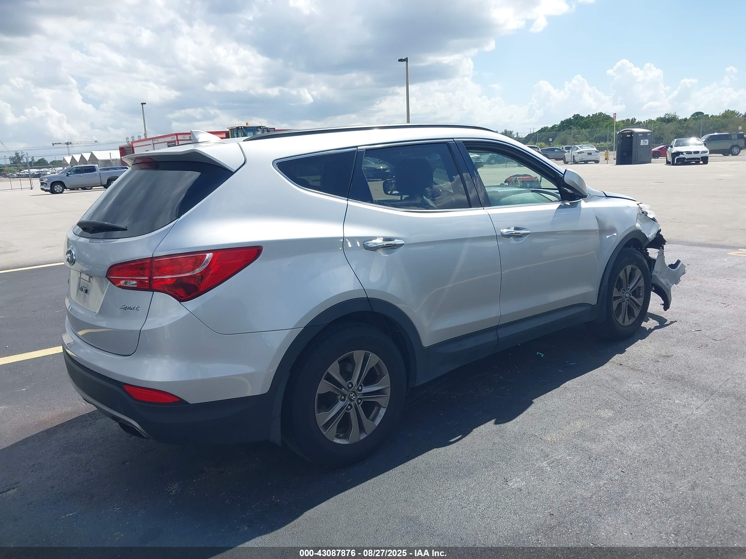 HYUNDAI SANTA image 4