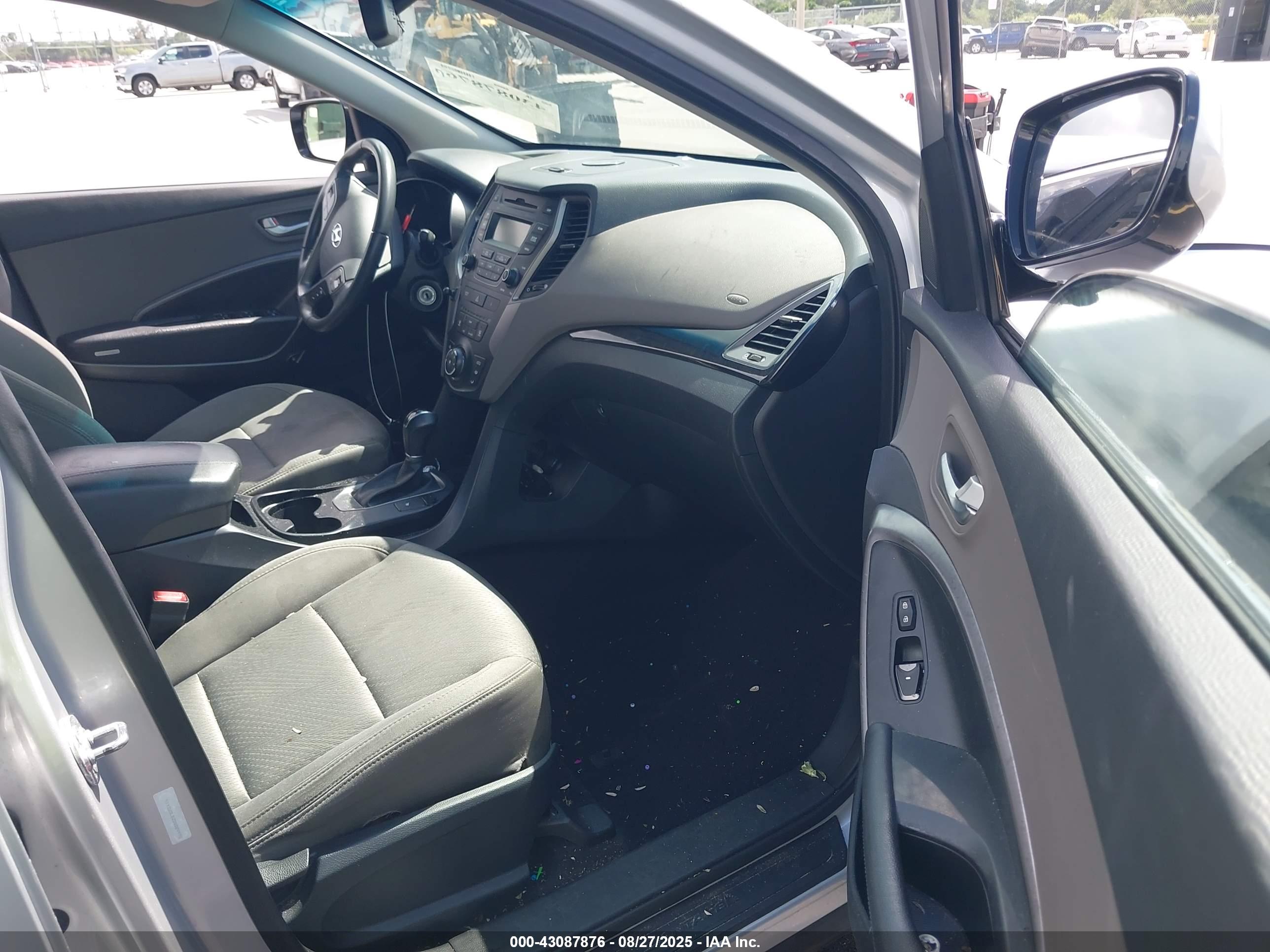 HYUNDAI SANTA image 5