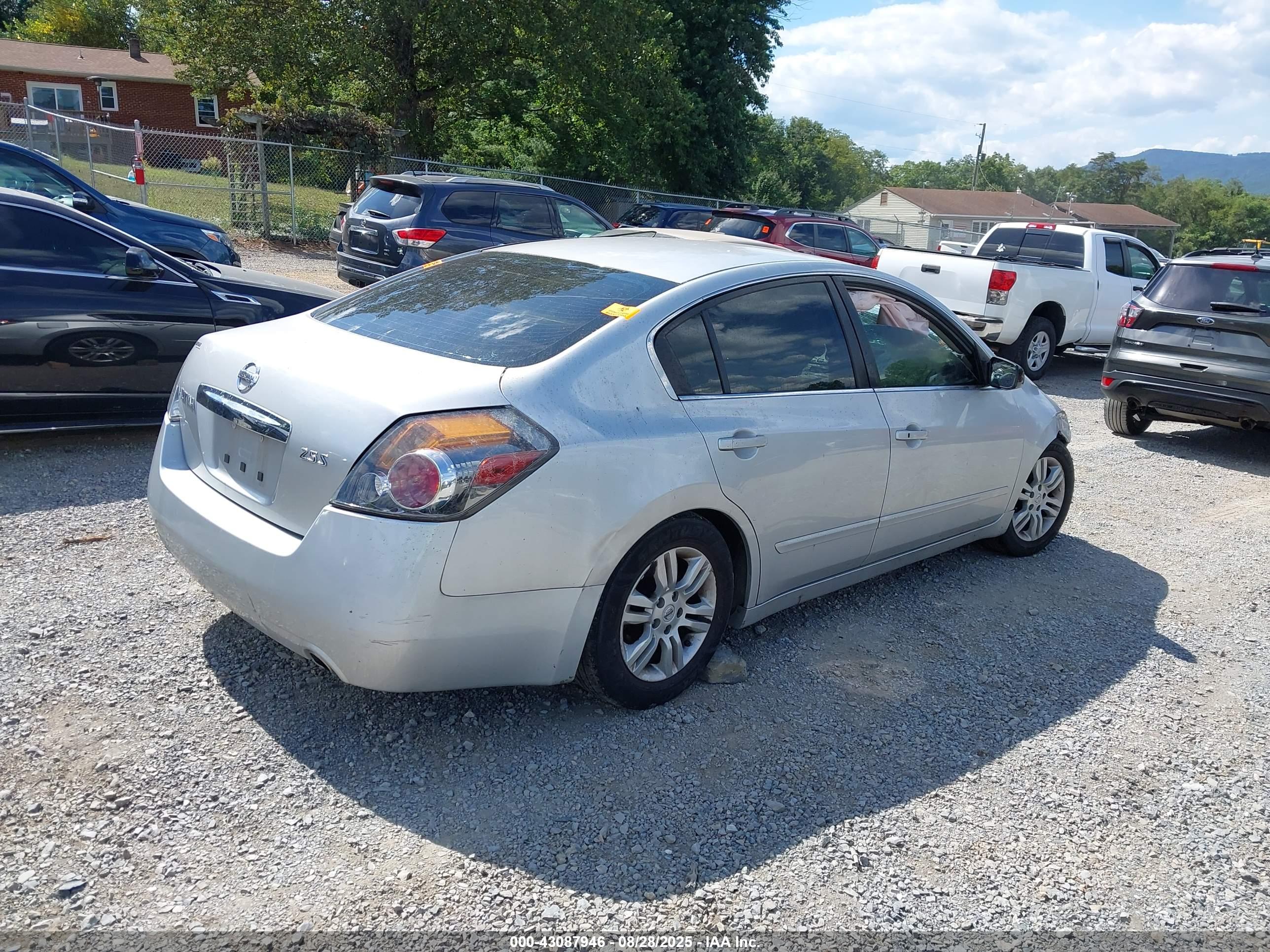 NISSAN ALTIMA image 4
