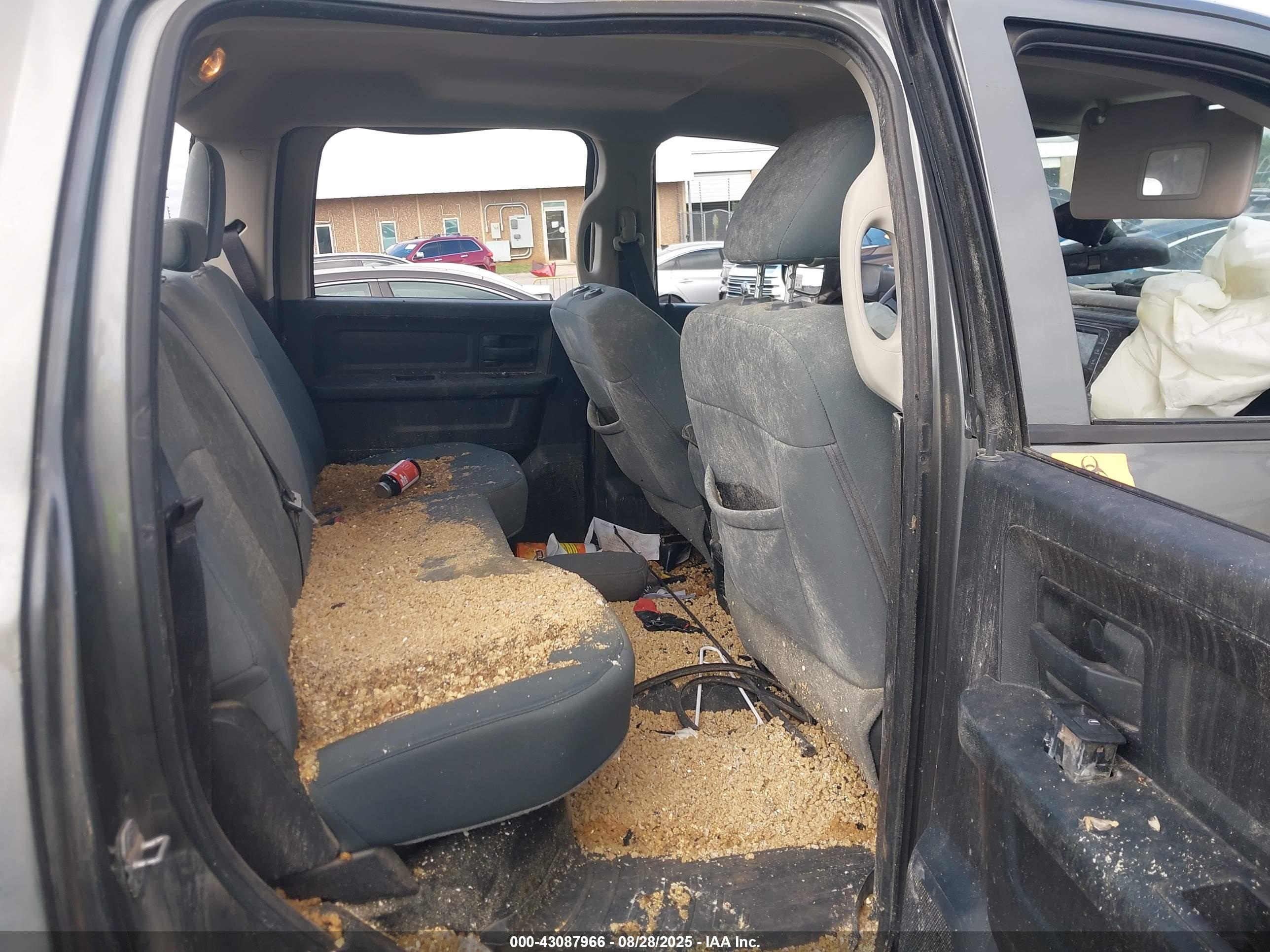RAM 2500 image 8