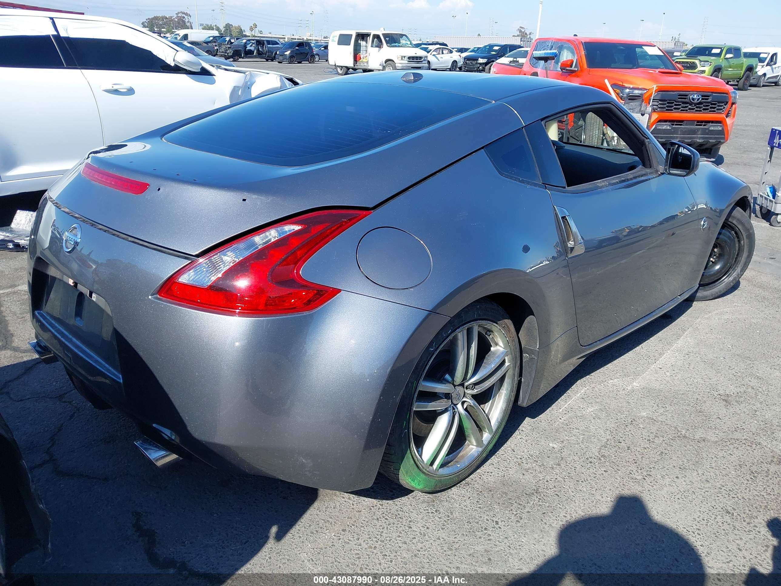 NISSAN 370Z image 4
