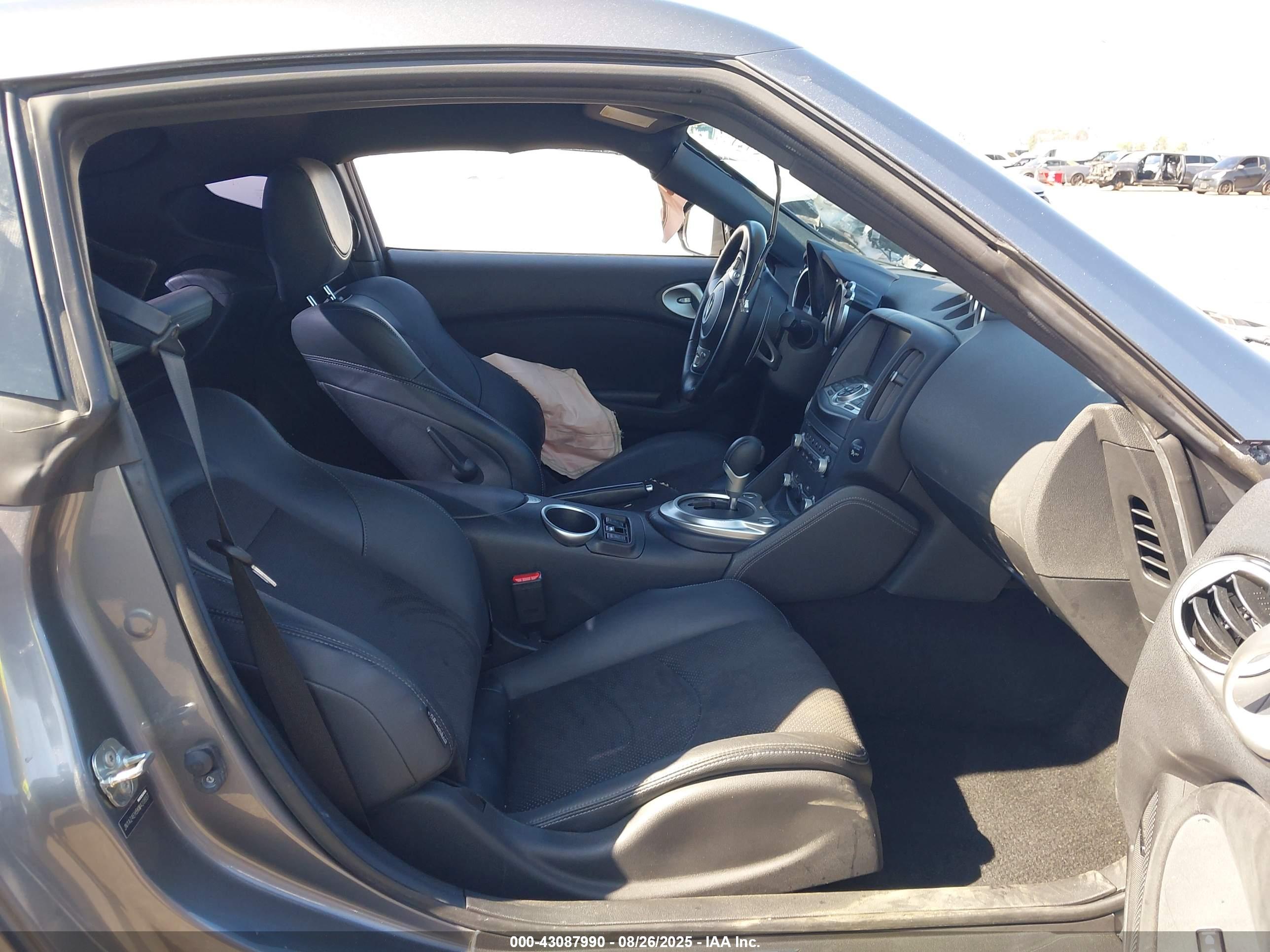 NISSAN 370Z image 5