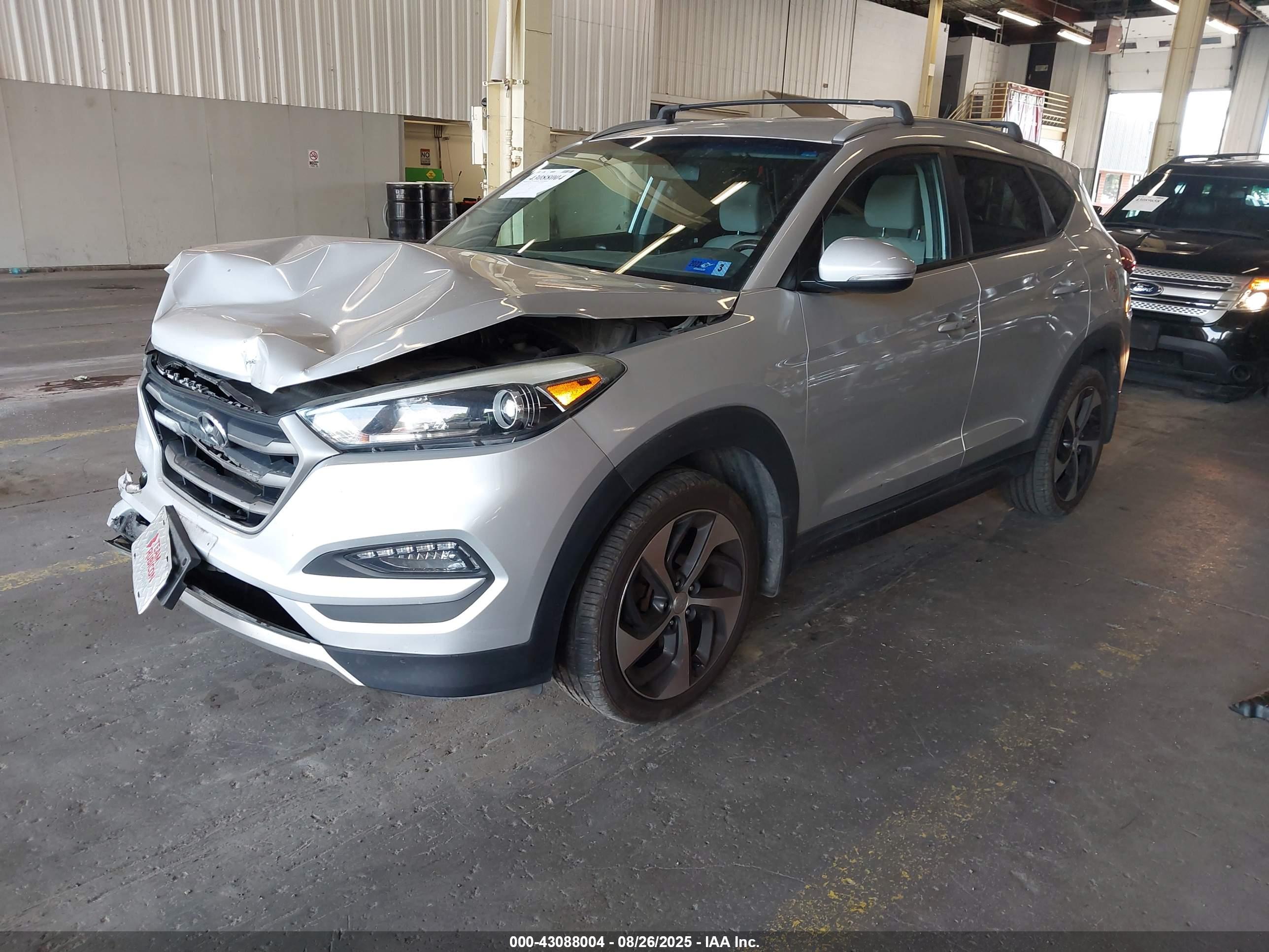 HYUNDAI TUCSON image 2