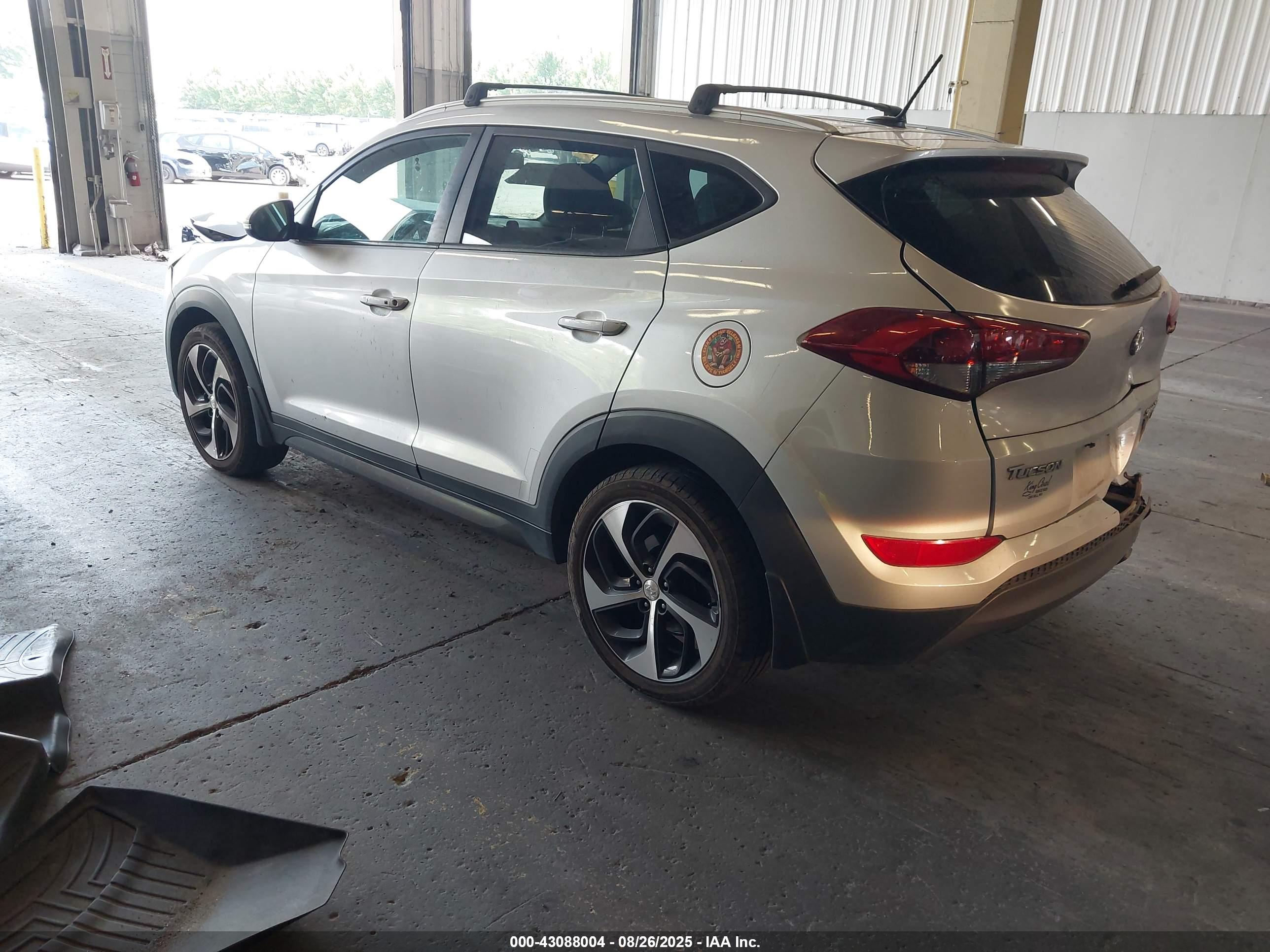 HYUNDAI TUCSON image 3